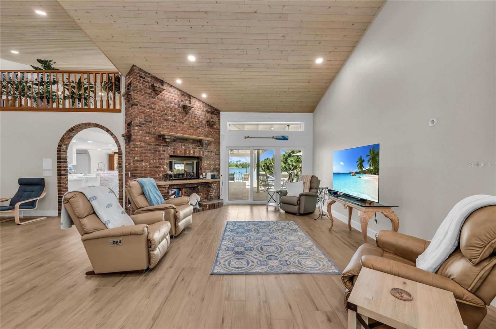 Image 16 of 100 For 770 Buckskin Court