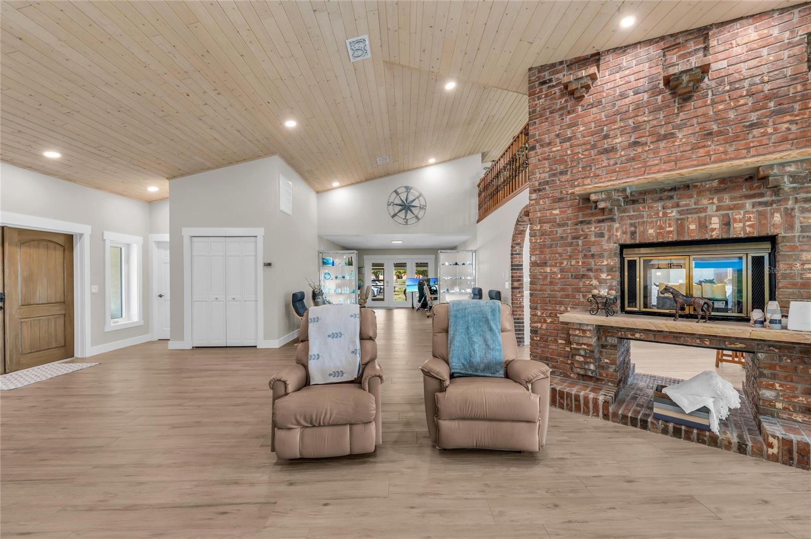 Image 17 of 100 For 770 Buckskin Court