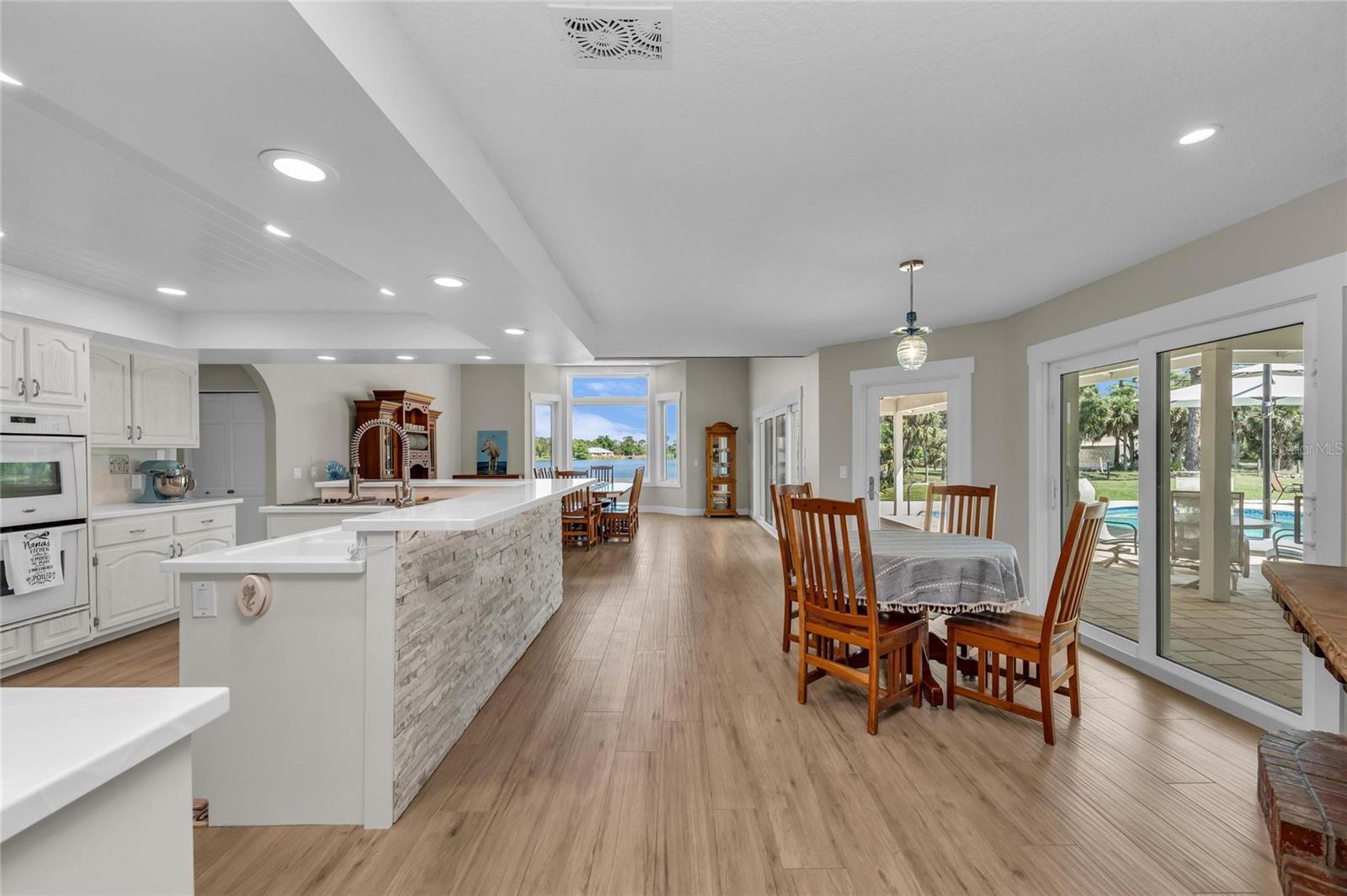 Image 22 of 100 For 770 Buckskin Court