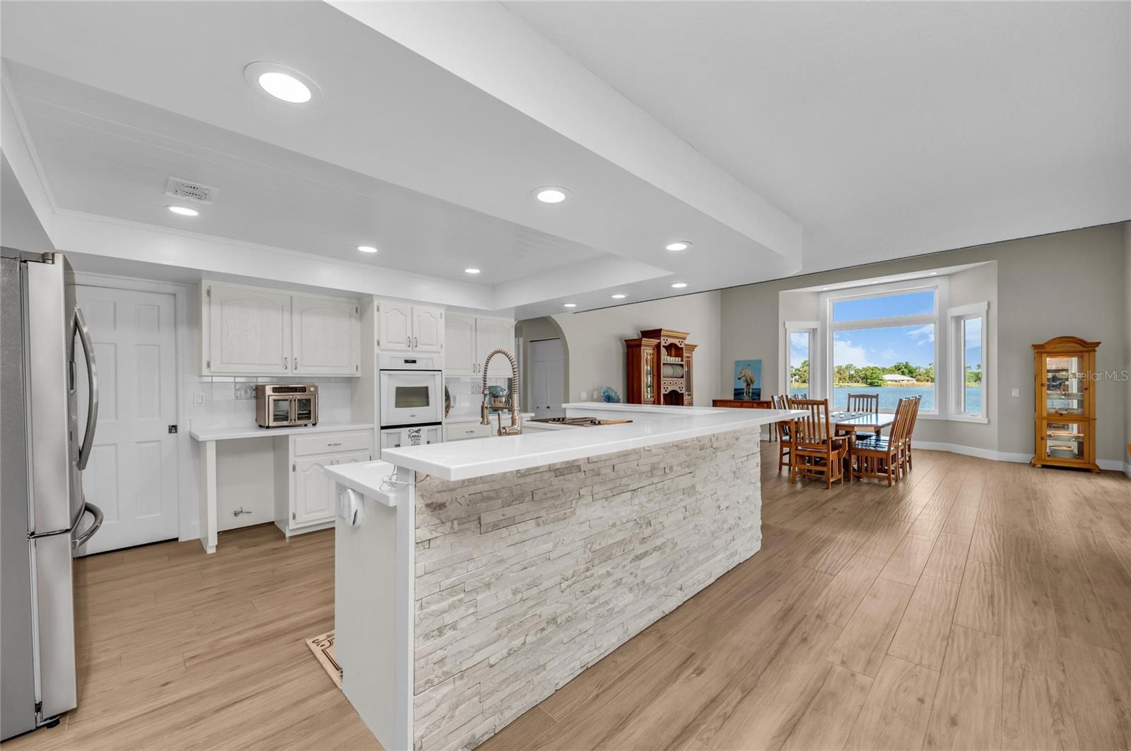 Image 23 of 100 For 770 Buckskin Court