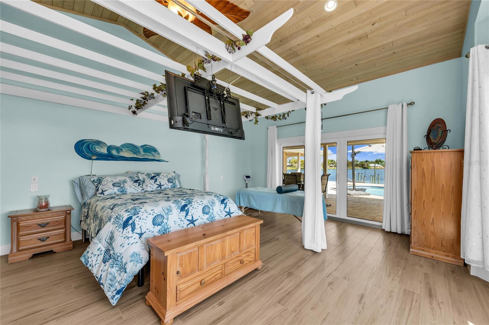 Image 43 of 100 For 770 Buckskin Court