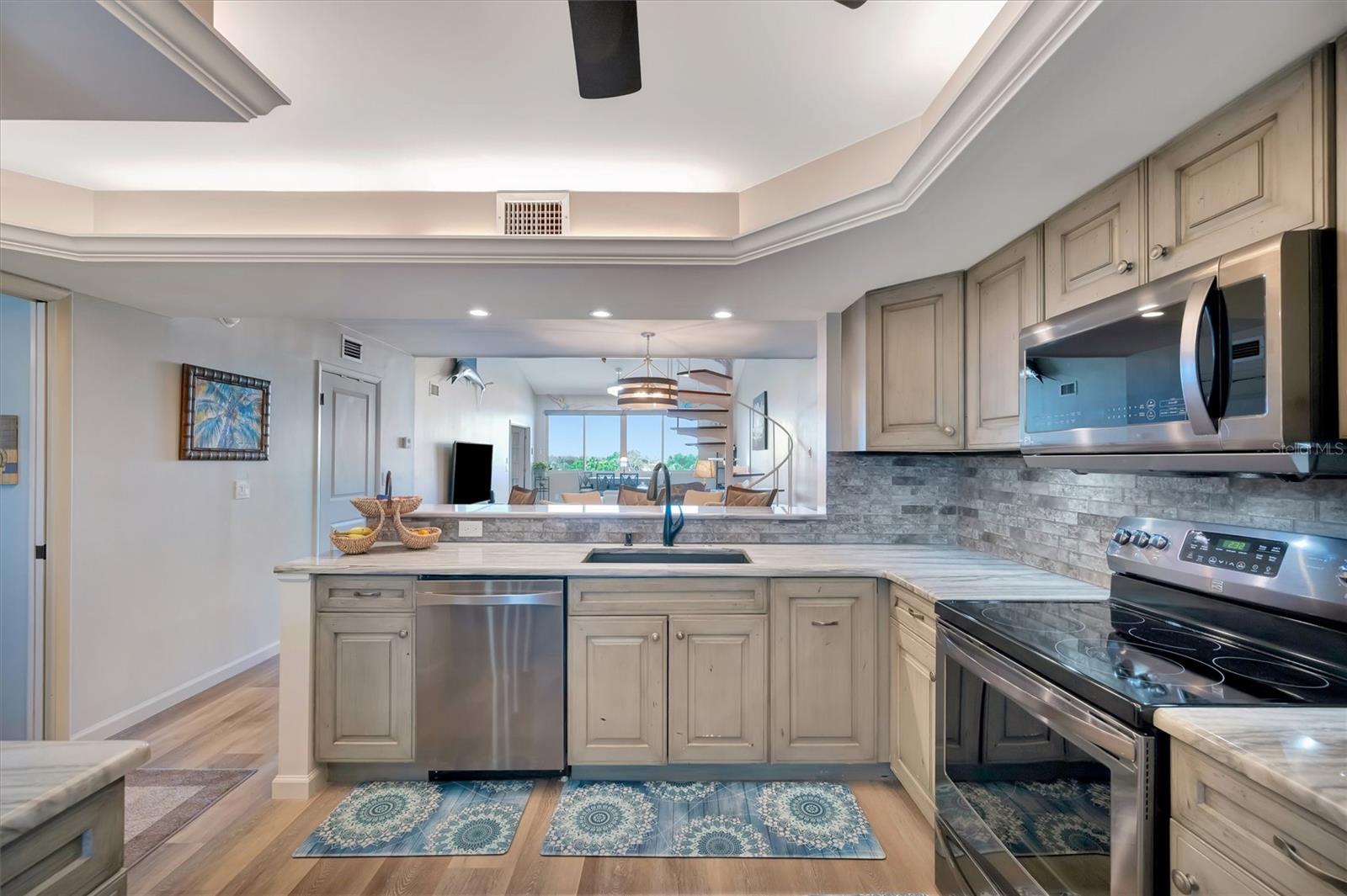 Image 10 of 80 For 9604 Cortez Road W 436