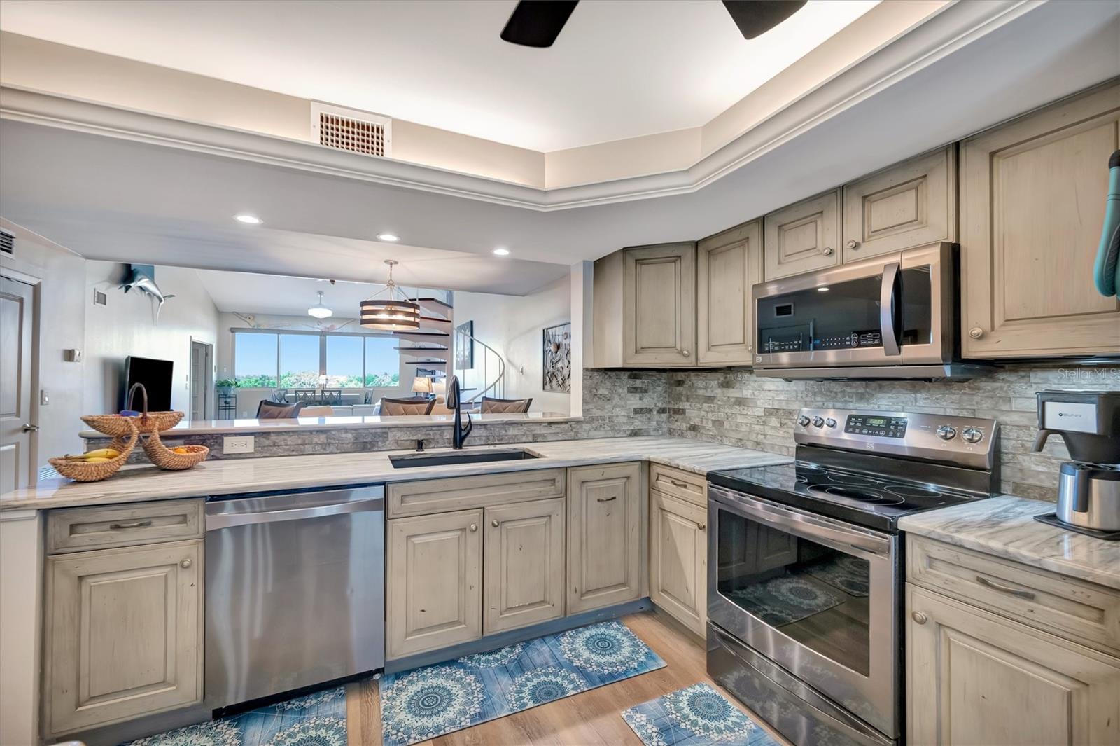 Image 11 of 80 For 9604 Cortez Road W 436