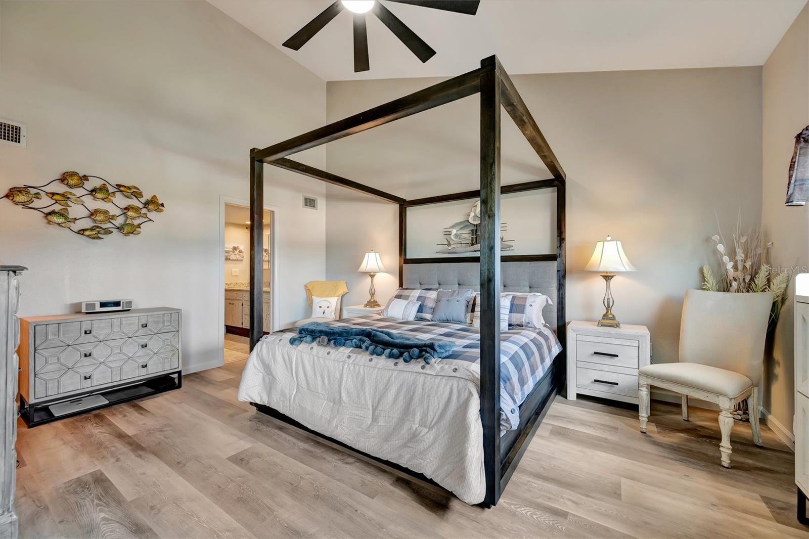 Image 29 of 80 For 9604 Cortez Road W 436