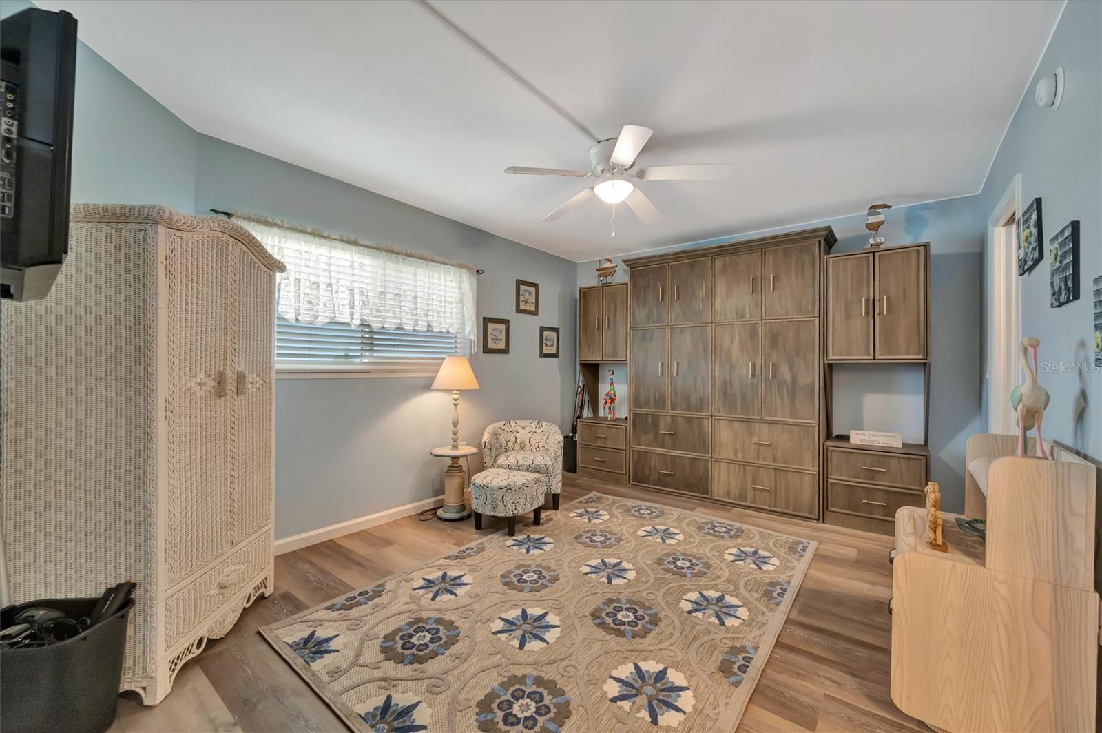 Image 43 of 80 For 9604 Cortez Road W 436