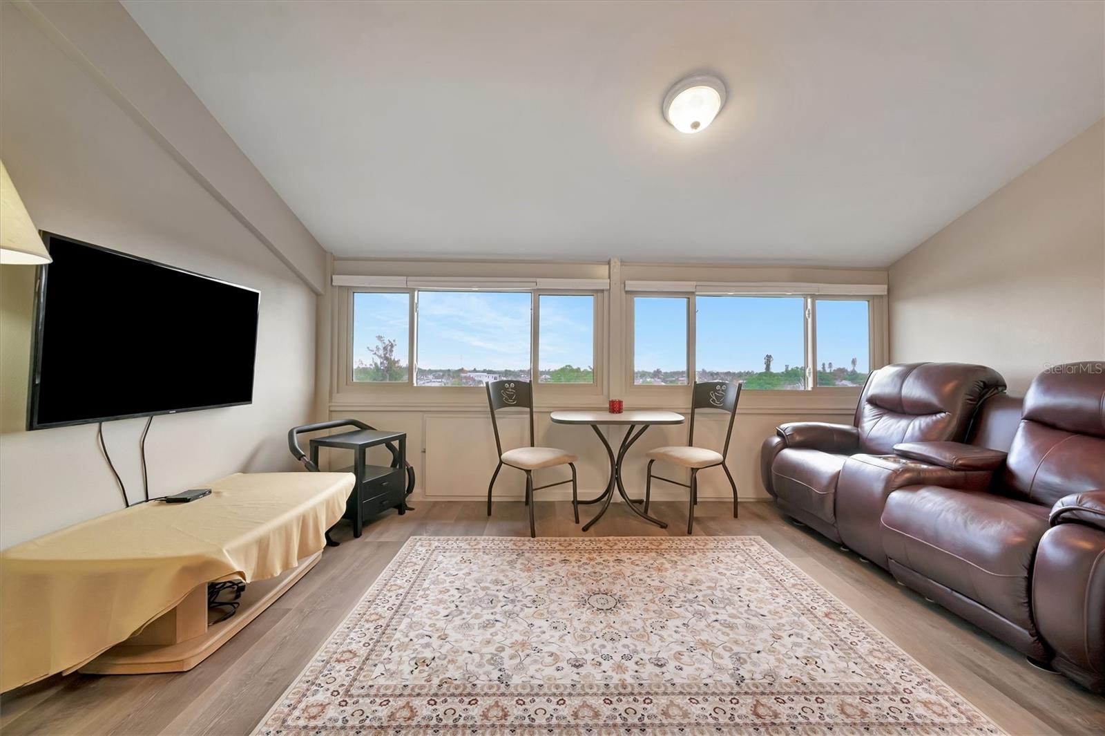 Image 53 of 80 For 9604 Cortez Road W 436