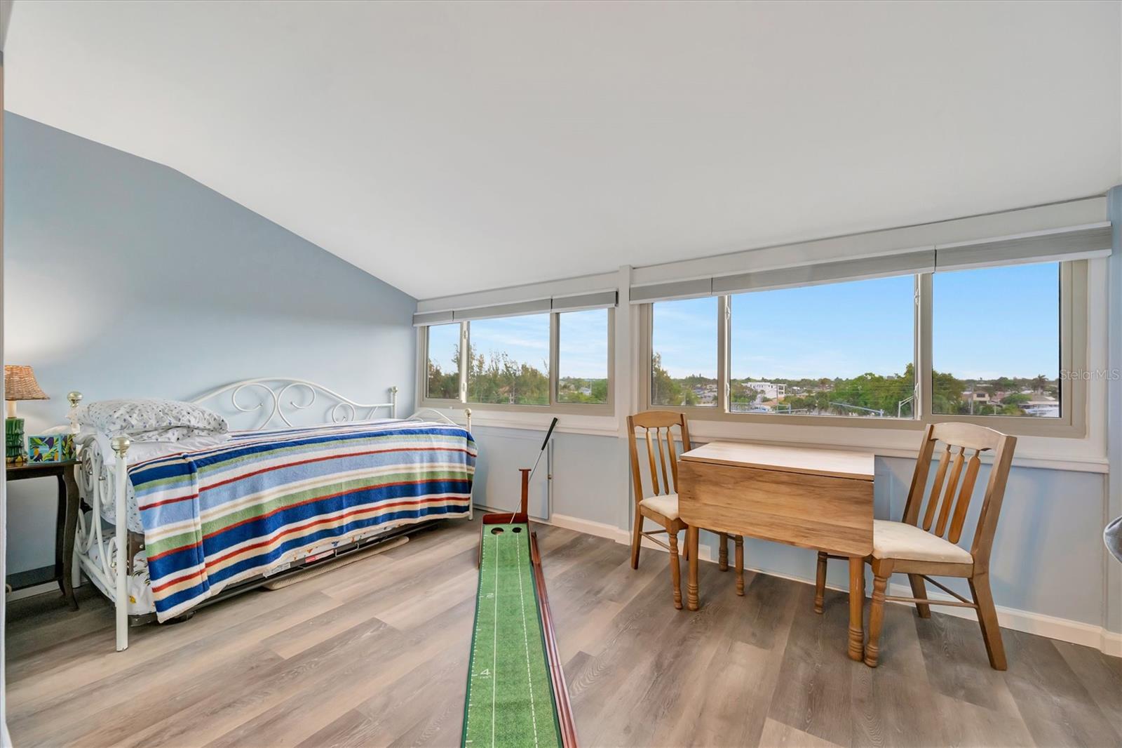 Image 59 of 80 For 9604 Cortez Road W 436