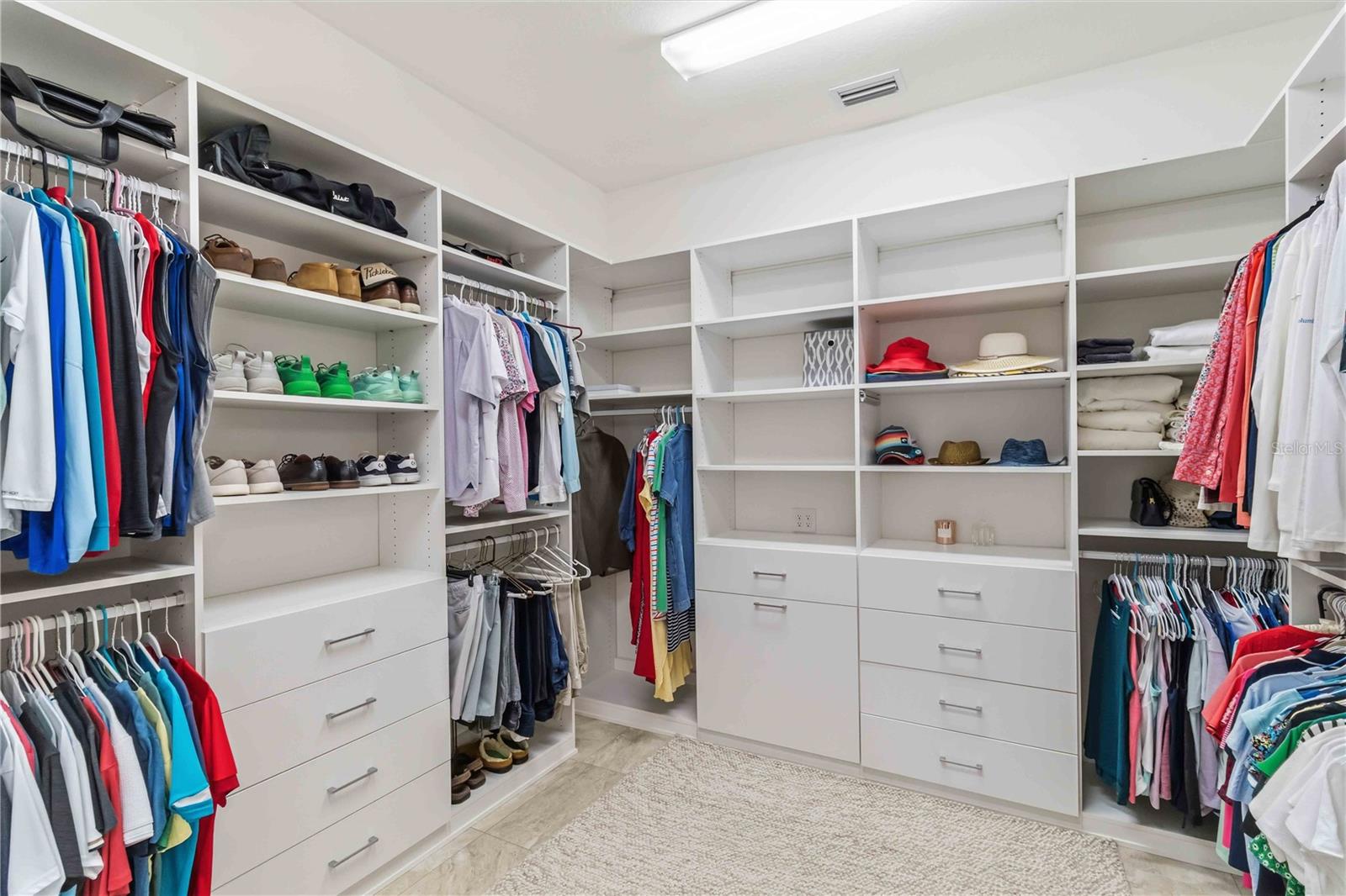 Image 18 of 29 For 3936 Waypoint Avenue