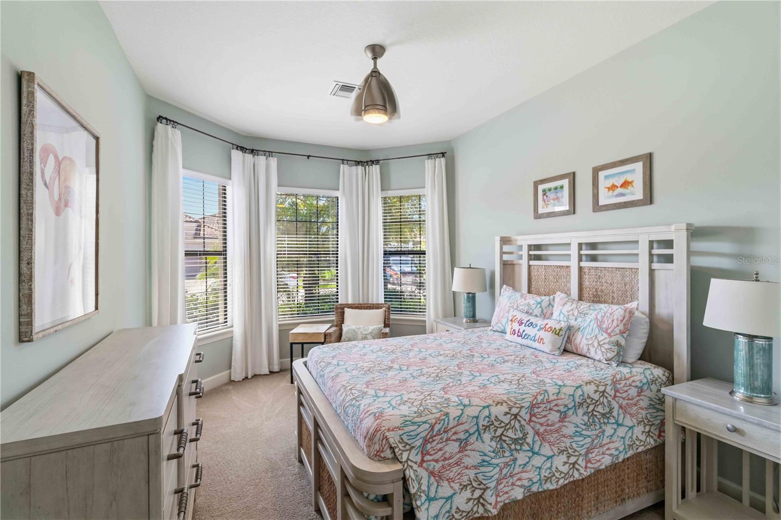 Image 21 of 29 For 3936 Waypoint Avenue