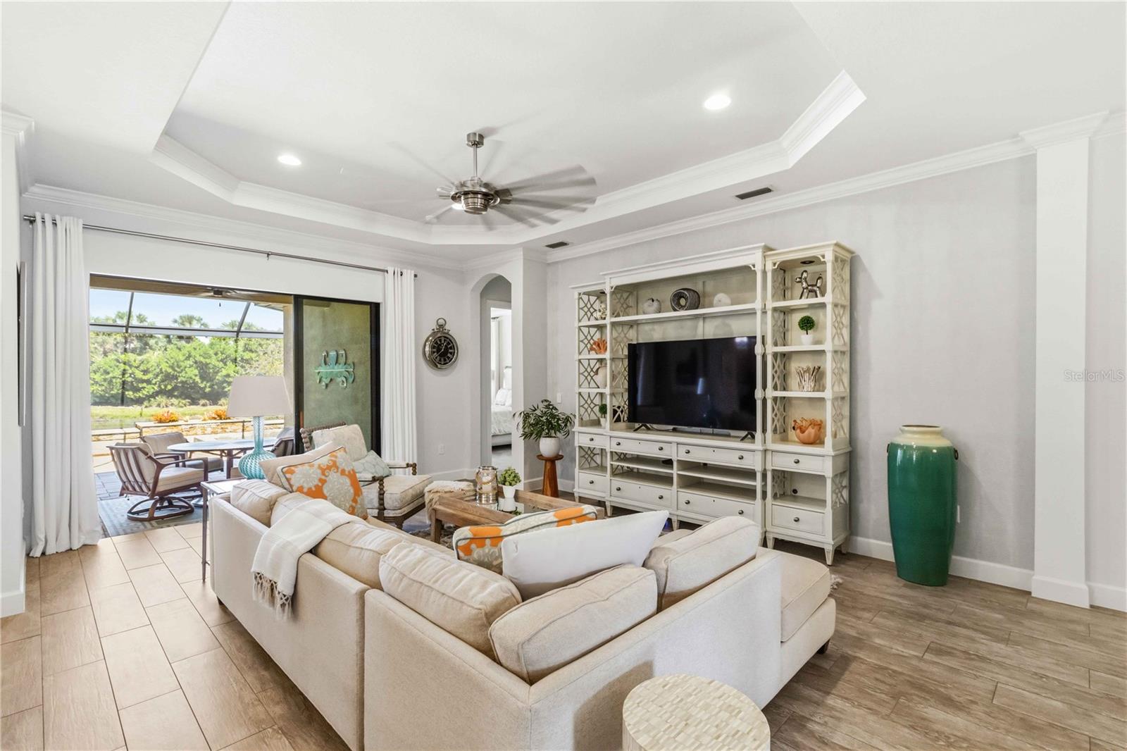 Image 5 of 29 For 3936 Waypoint Avenue