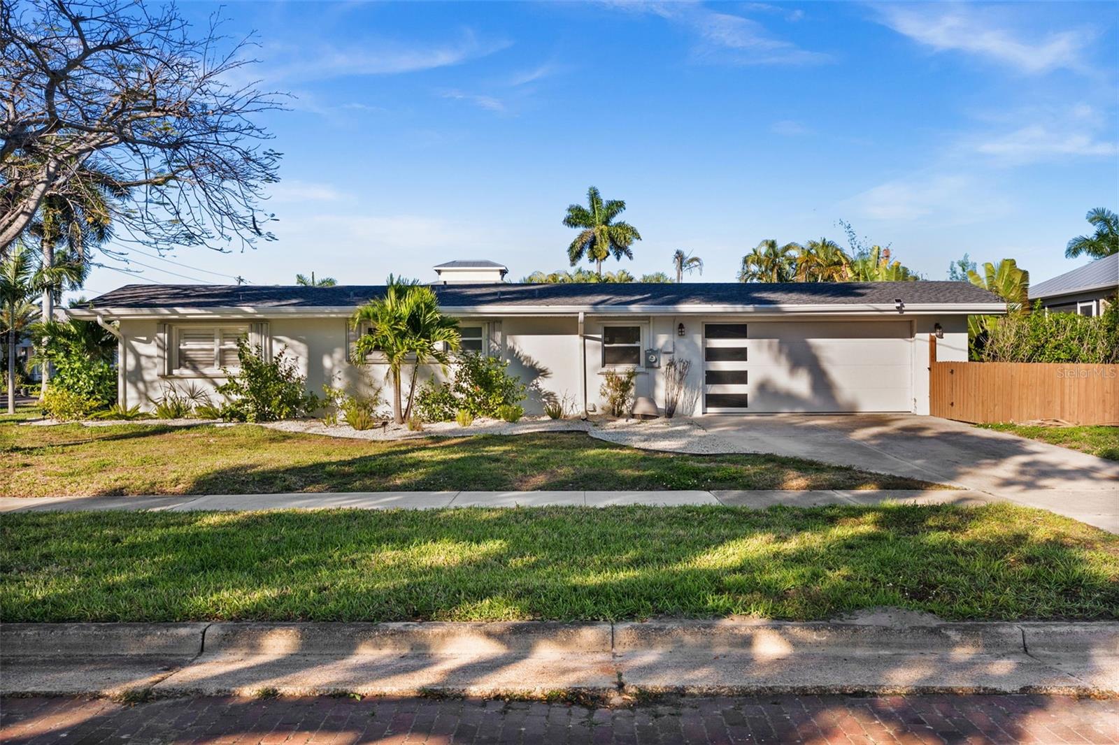 Image 3 of 88 For 625 Olympia Avenue