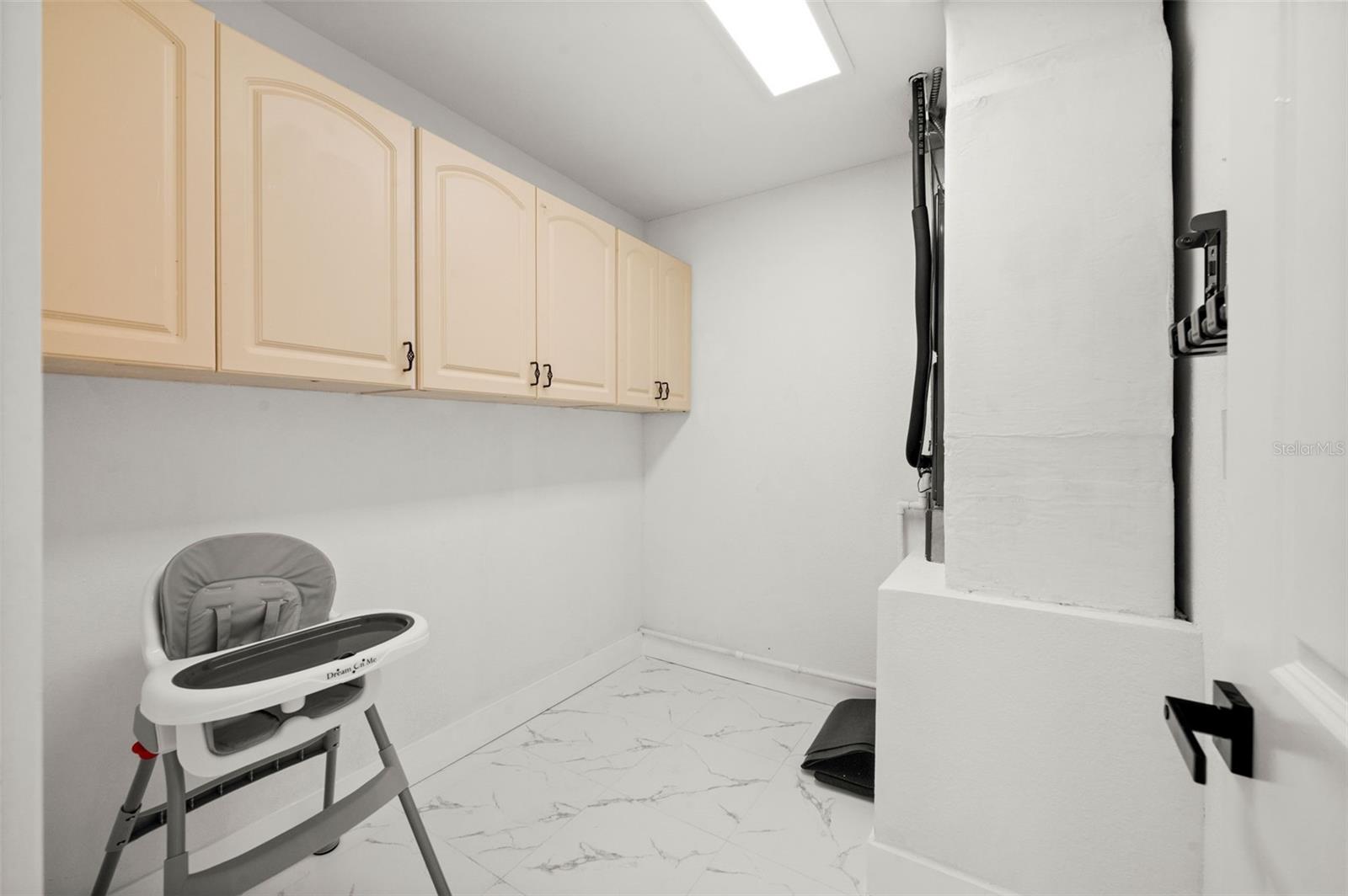 Image 30 of 88 For 625 Olympia Avenue