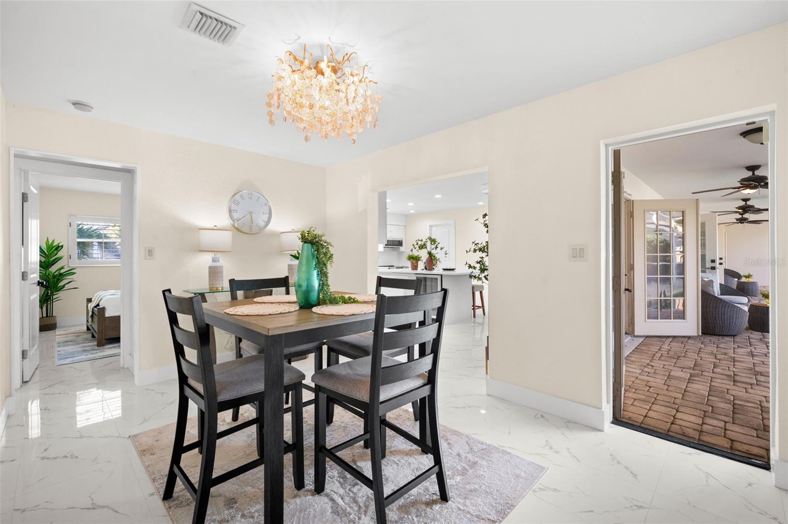 Image 32 of 88 For 625 Olympia Avenue