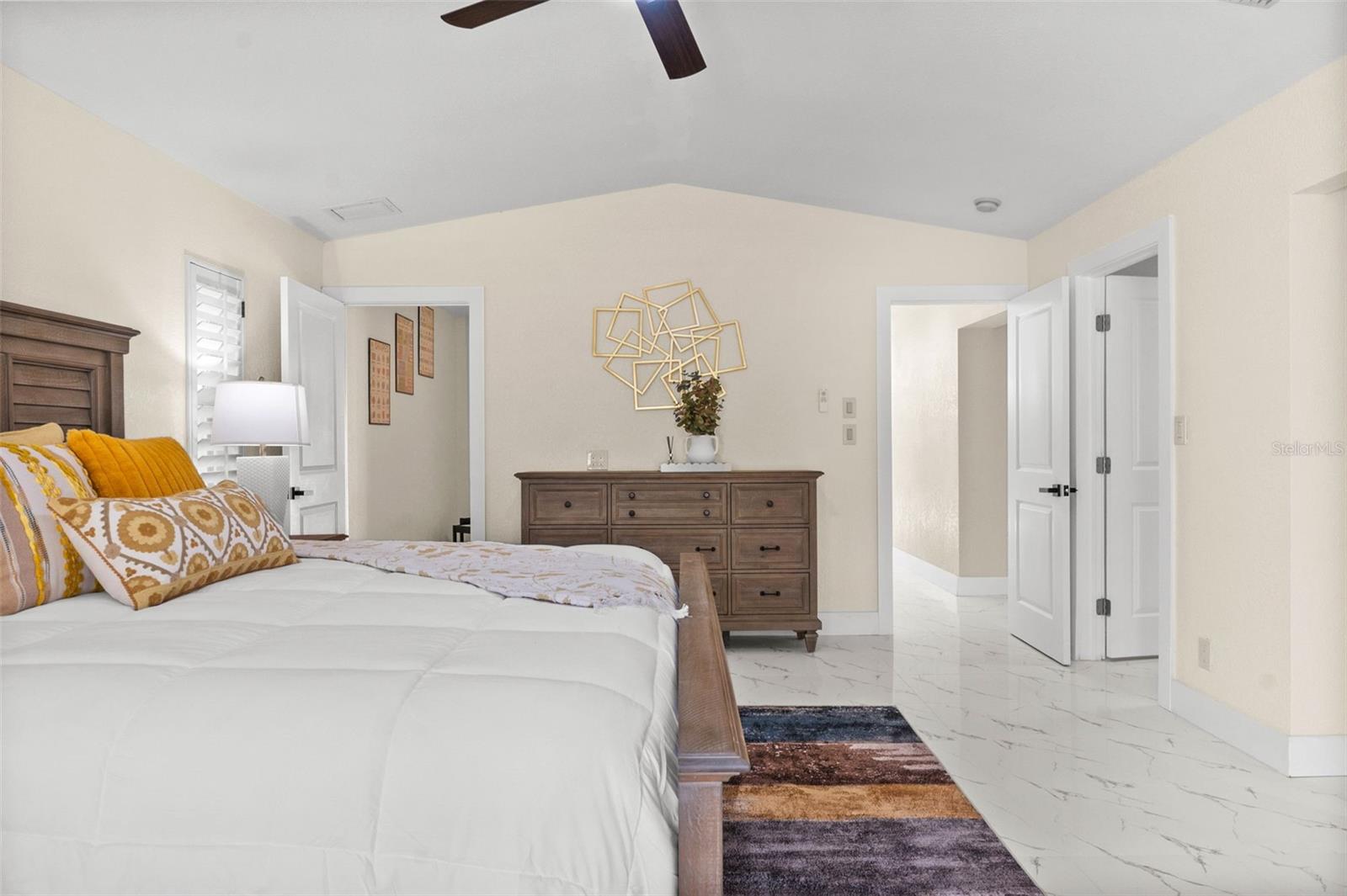 Image 38 of 88 For 625 Olympia Avenue