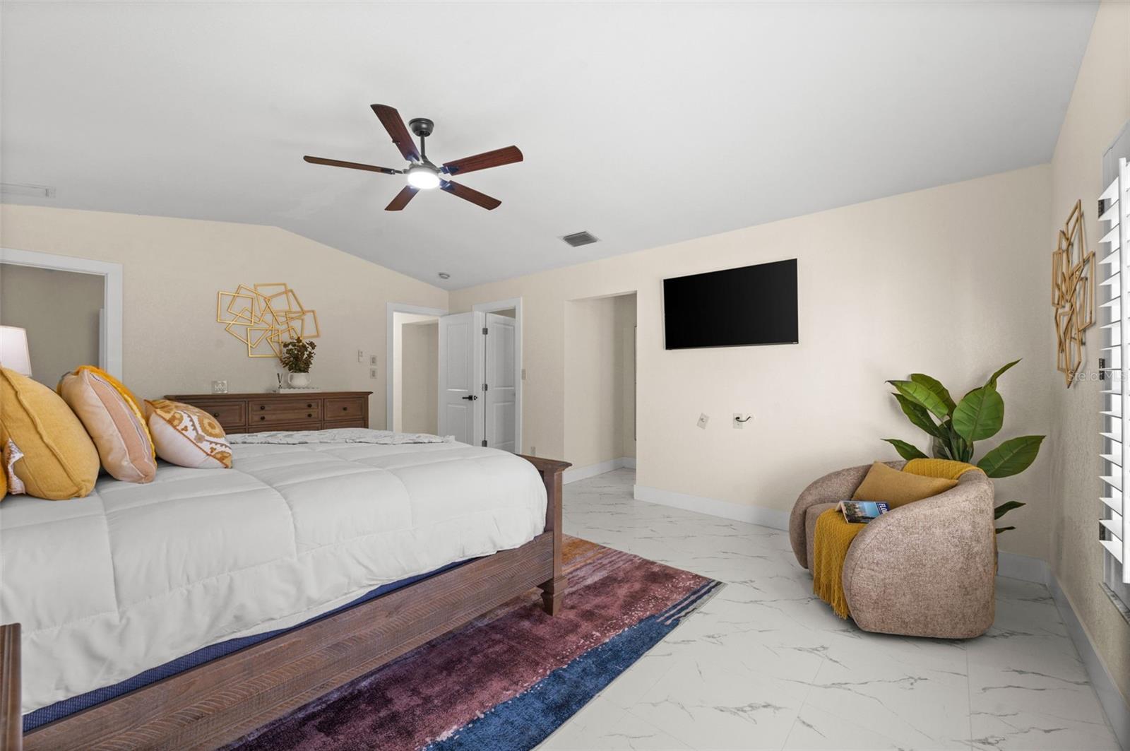 Image 39 of 88 For 625 Olympia Avenue