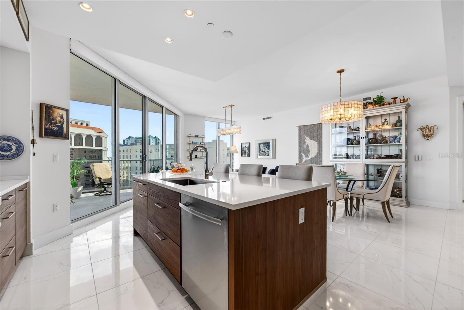 Image 14 of 69 For 111 Pineapple Avenue 806