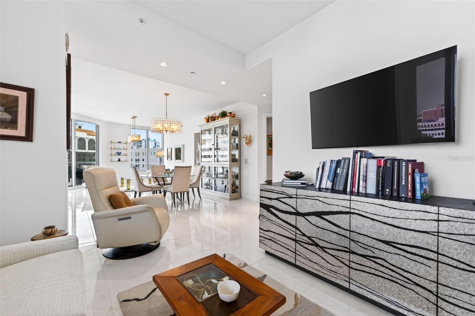 Image 29 of 69 For 111 Pineapple Avenue 806