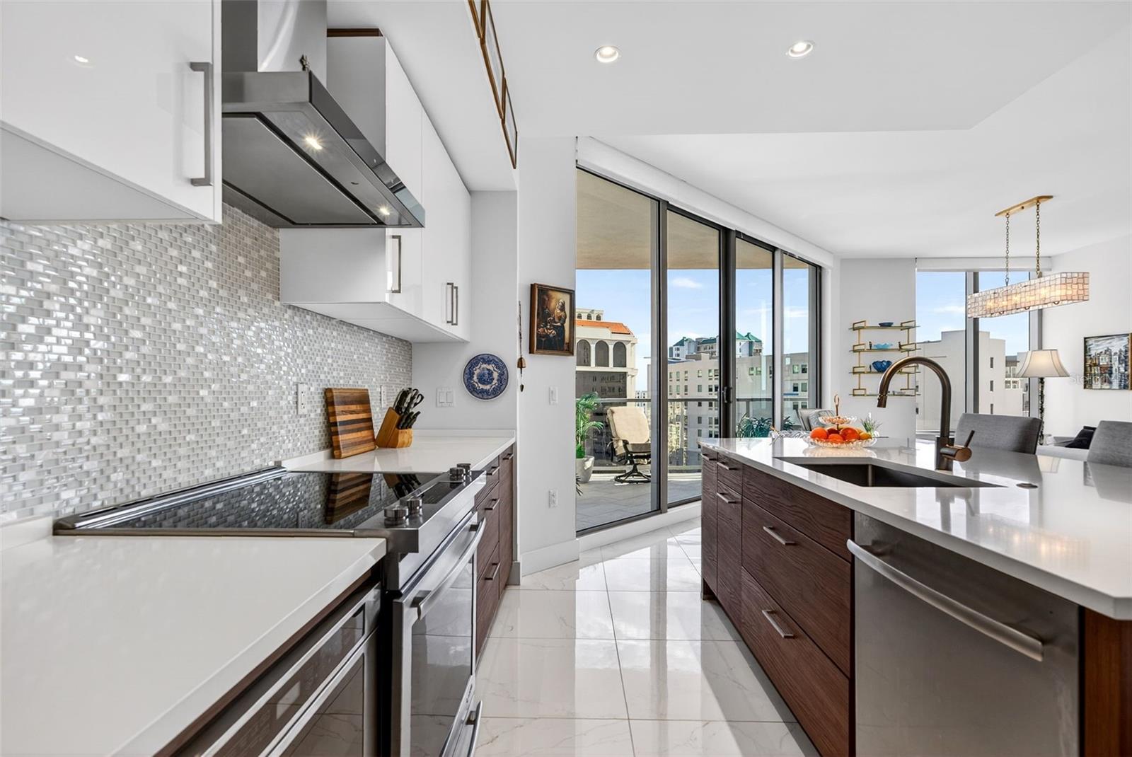 Image 9 of 69 For 111 Pineapple Avenue 806