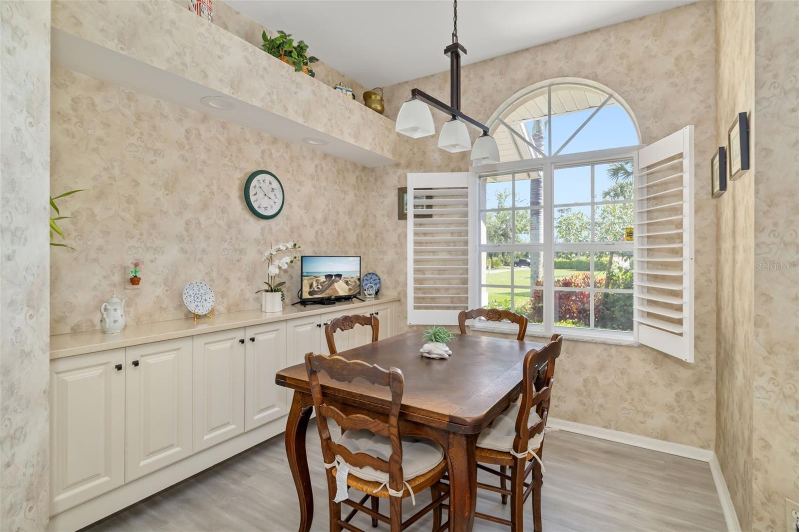 Image 7 of 100 For 5300 Mahogany Run Avenue