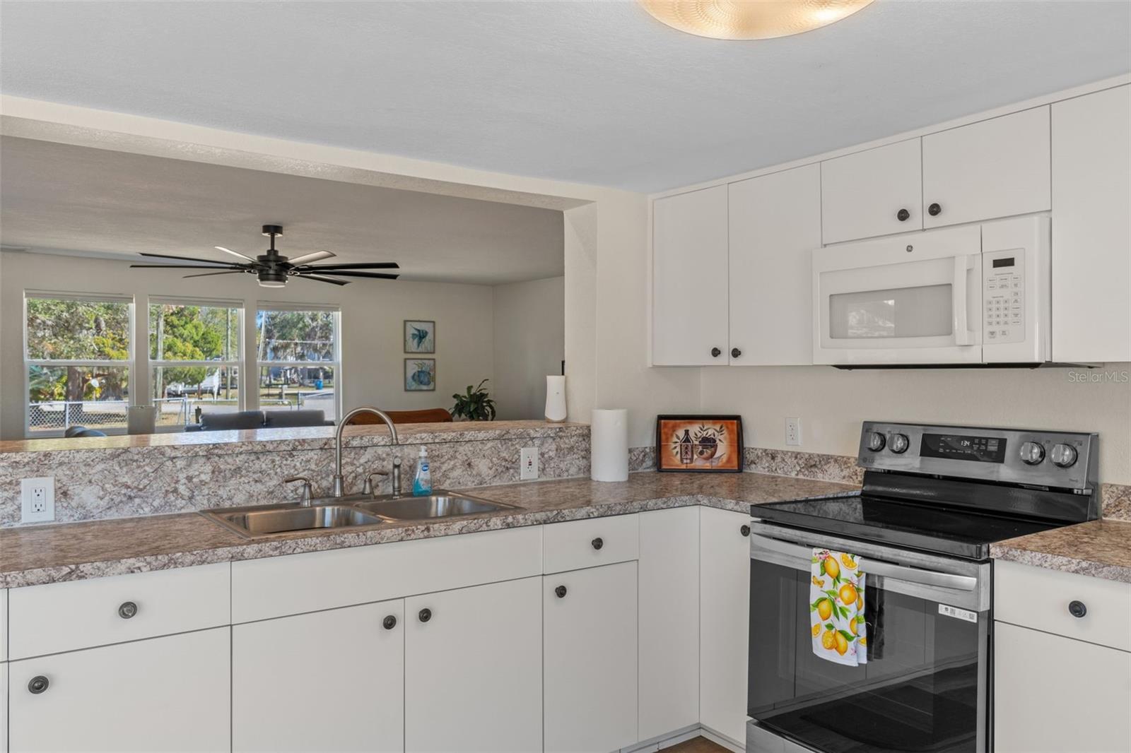 Image 18 of 33 For 7272 Westwind Street