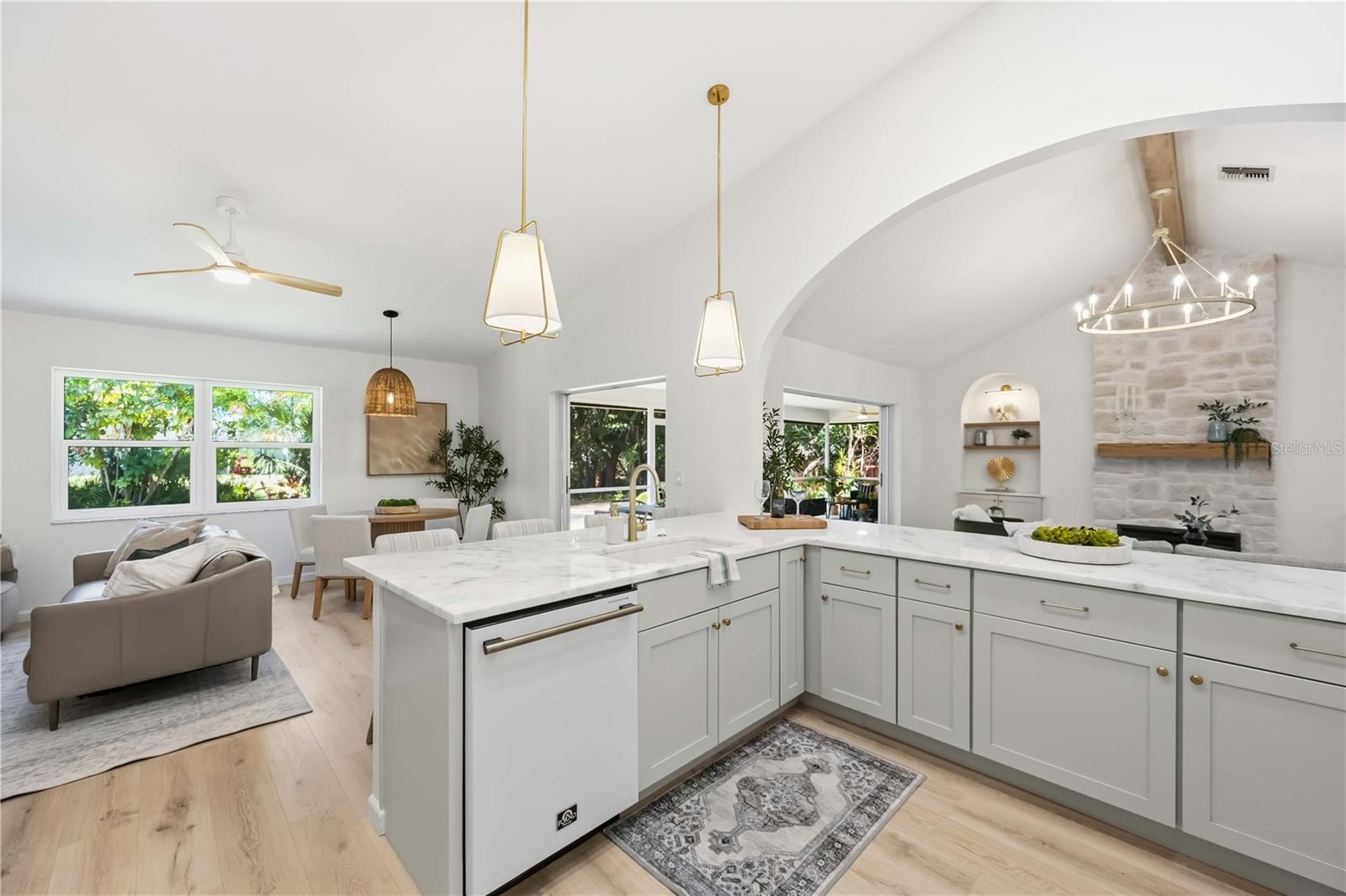 Image 13 of 40 For 4420 Oak View Drive