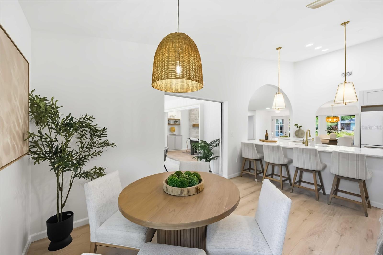 Image 16 of 40 For 4420 Oak View Drive