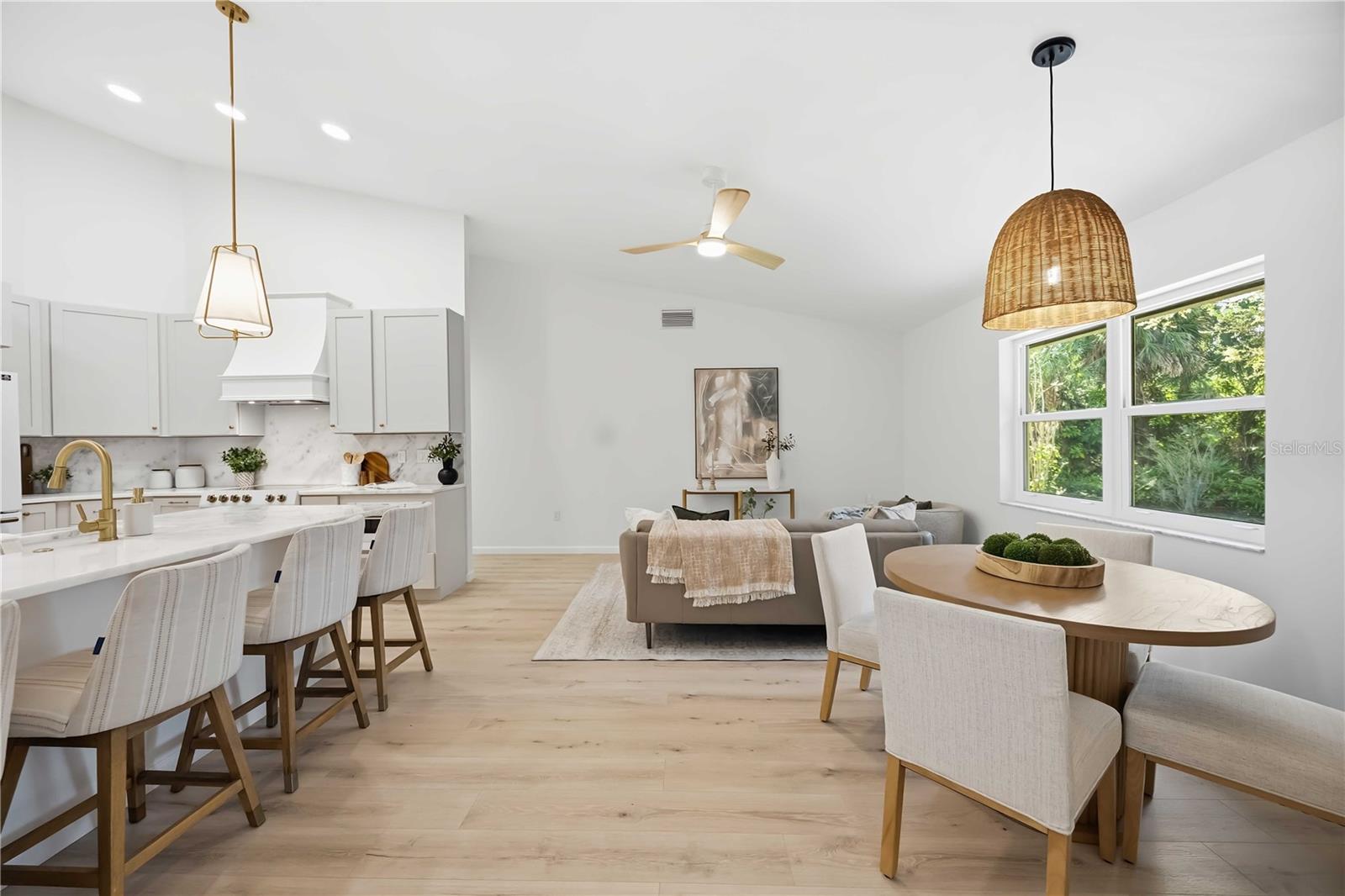 Image 17 of 40 For 4420 Oak View Drive