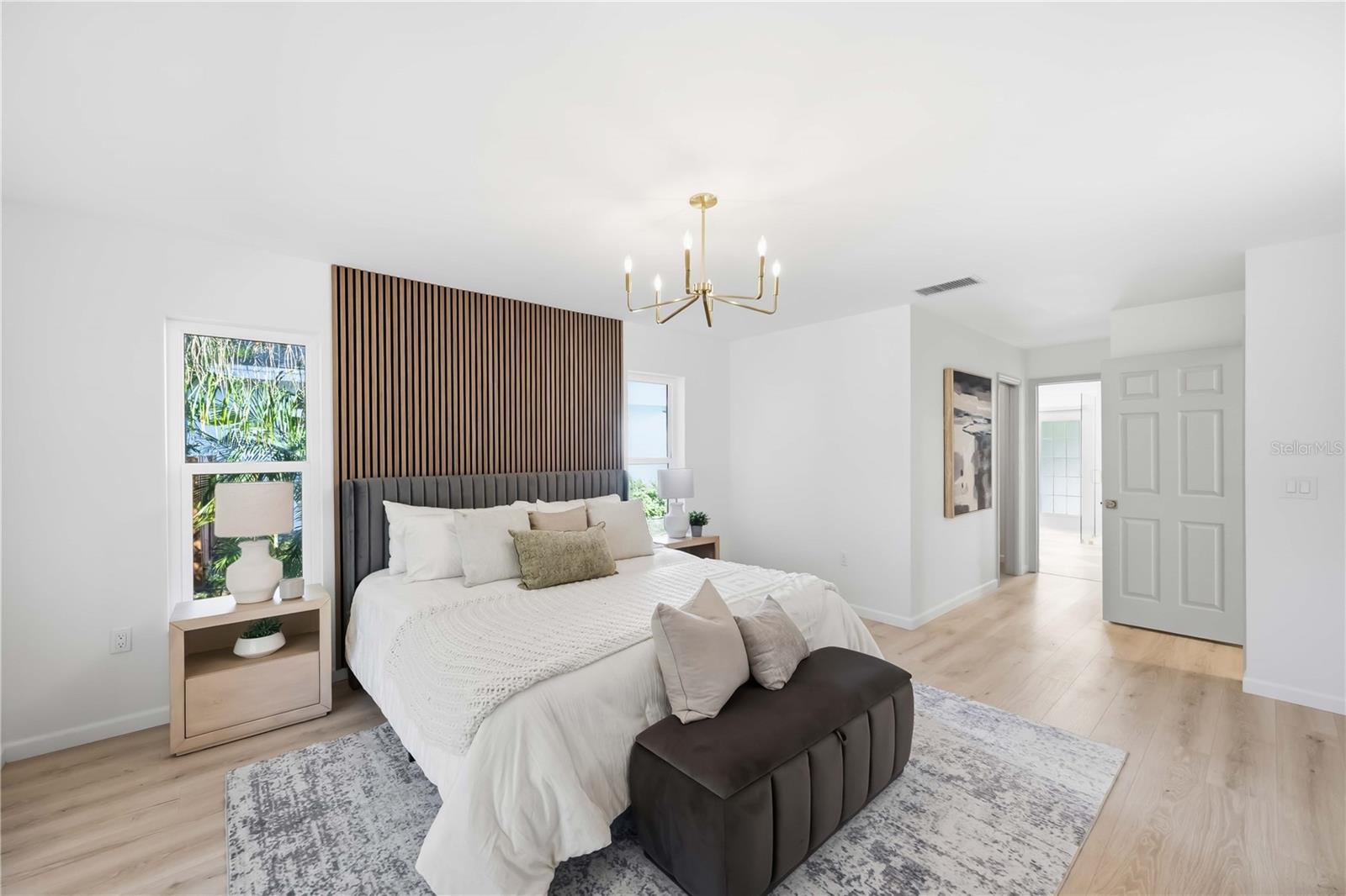 Image 21 of 40 For 4420 Oak View Drive