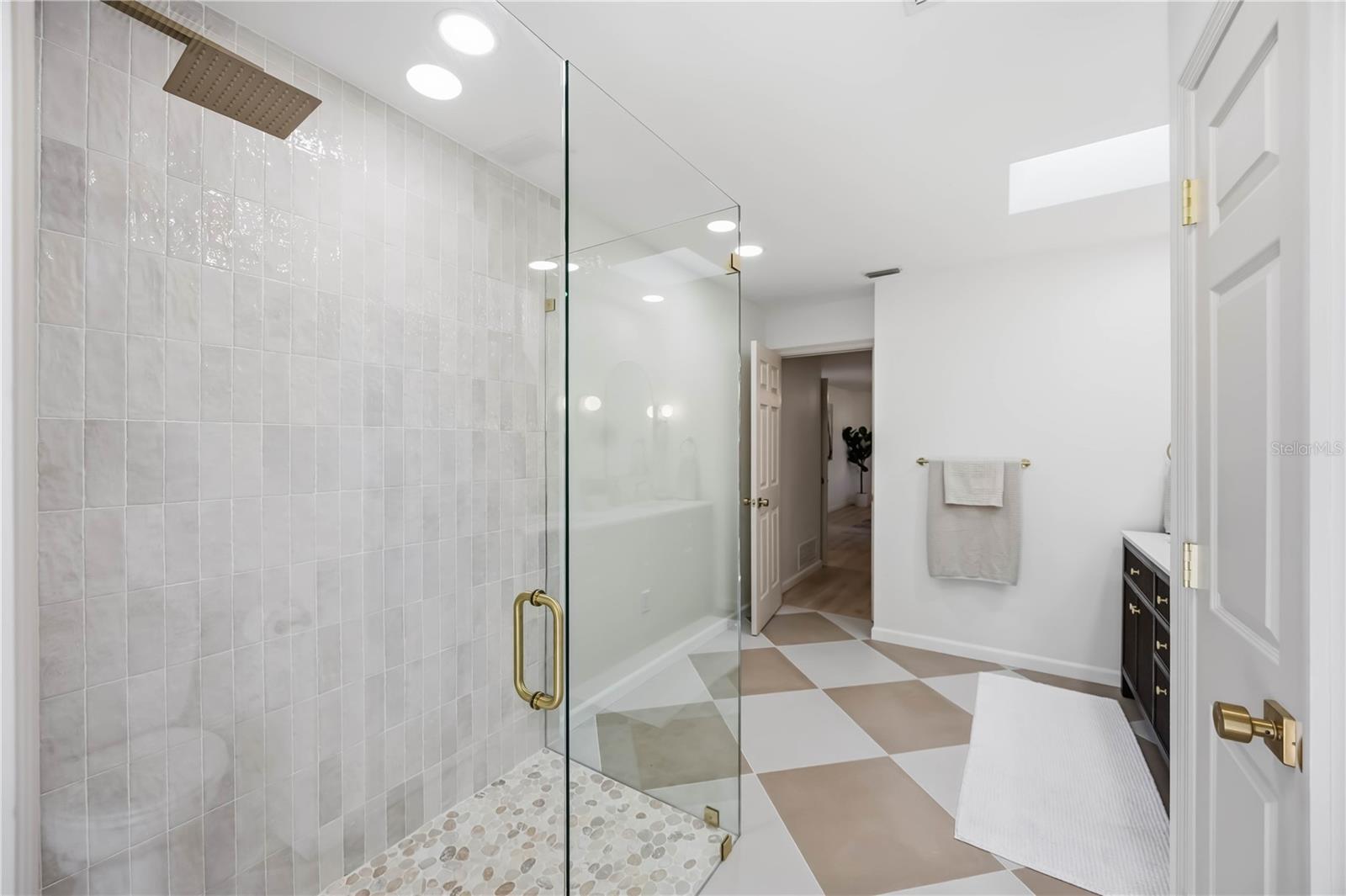 Image 25 of 40 For 4420 Oak View Drive