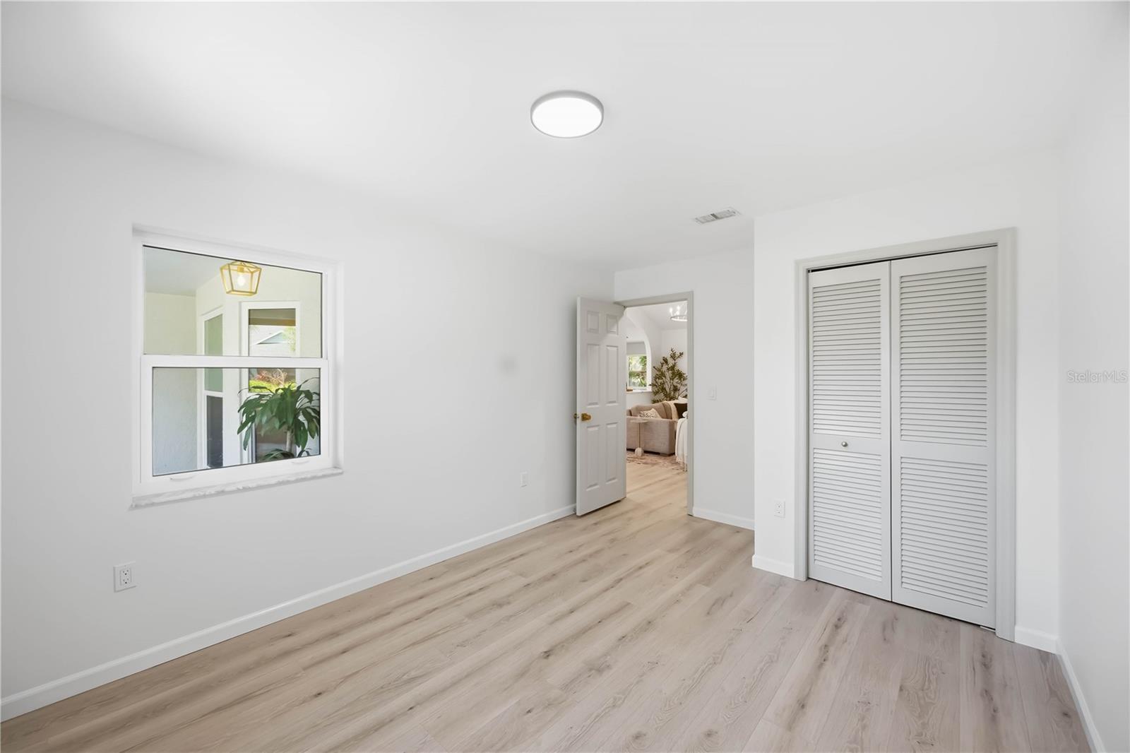 Image 31 of 40 For 4420 Oak View Drive