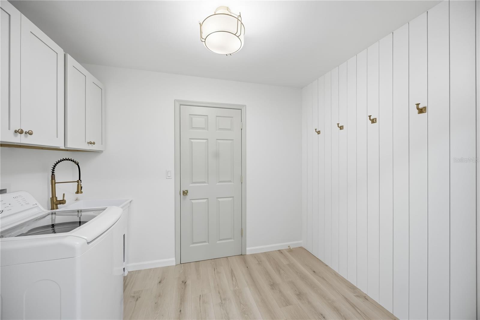 Image 32 of 40 For 4420 Oak View Drive