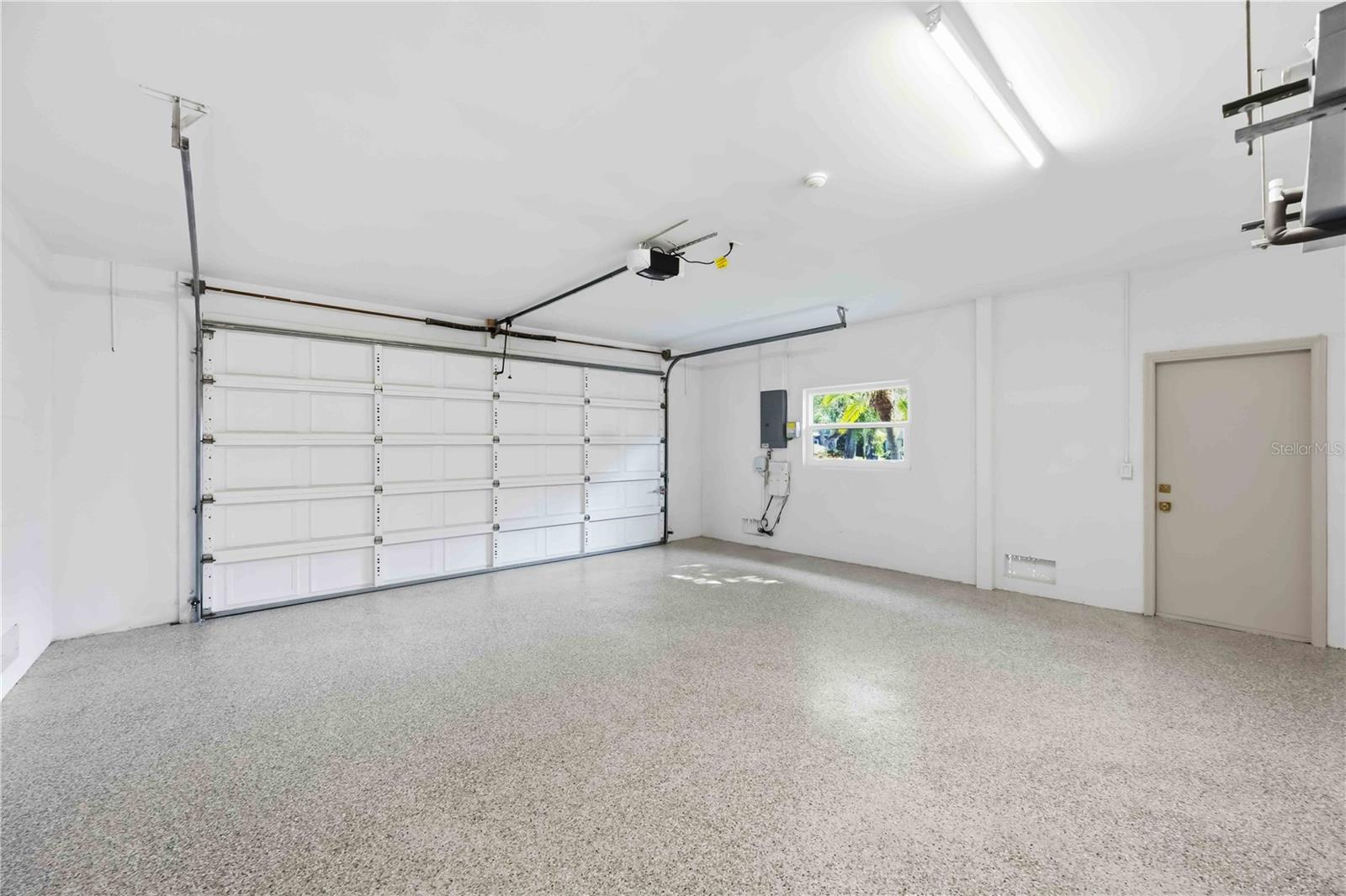 Image 33 of 40 For 4420 Oak View Drive