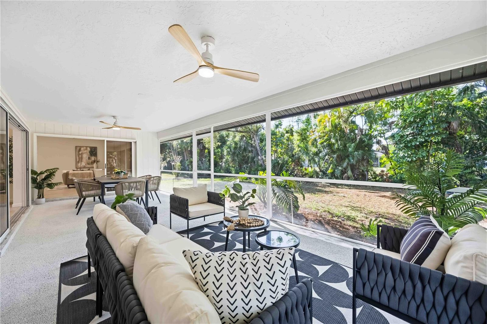 Image 36 of 40 For 4420 Oak View Drive