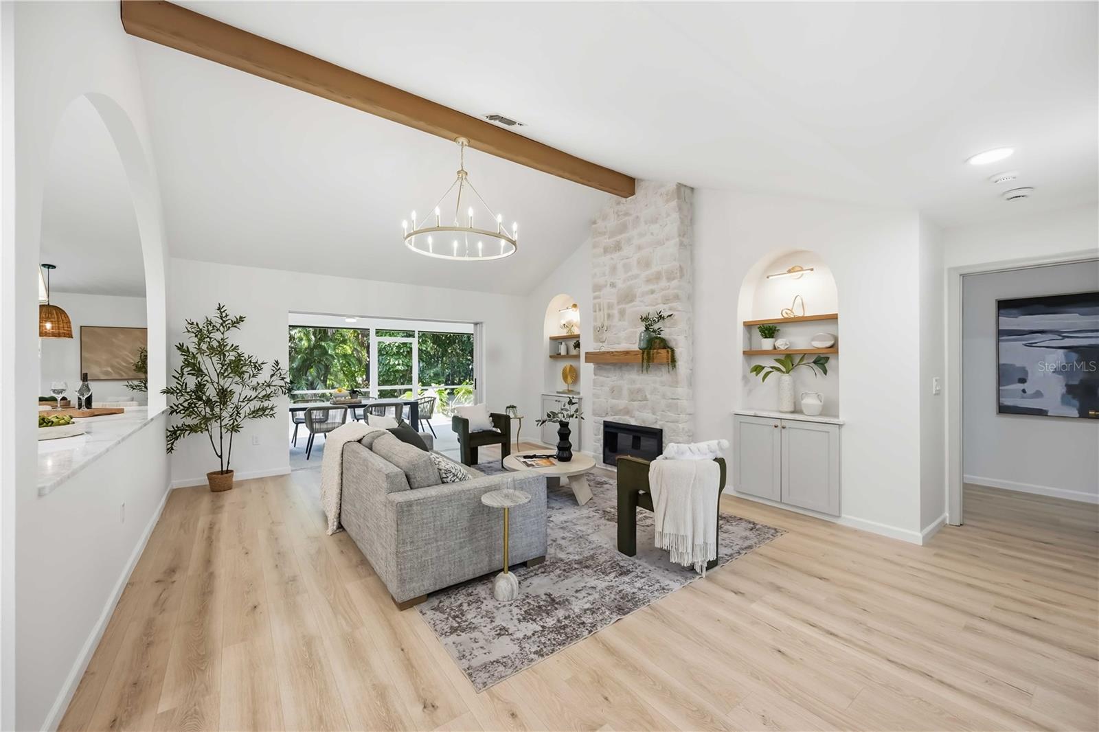 Image 4 of 40 For 4420 Oak View Drive