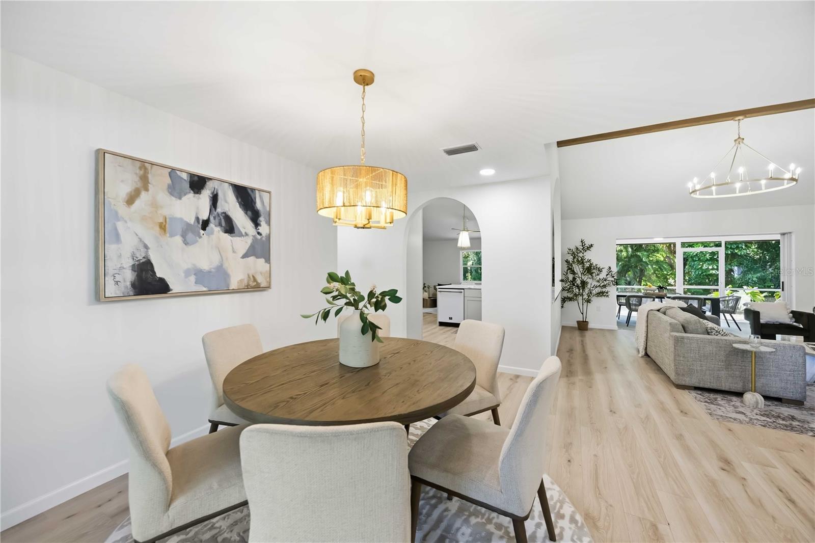 Image 5 of 40 For 4420 Oak View Drive