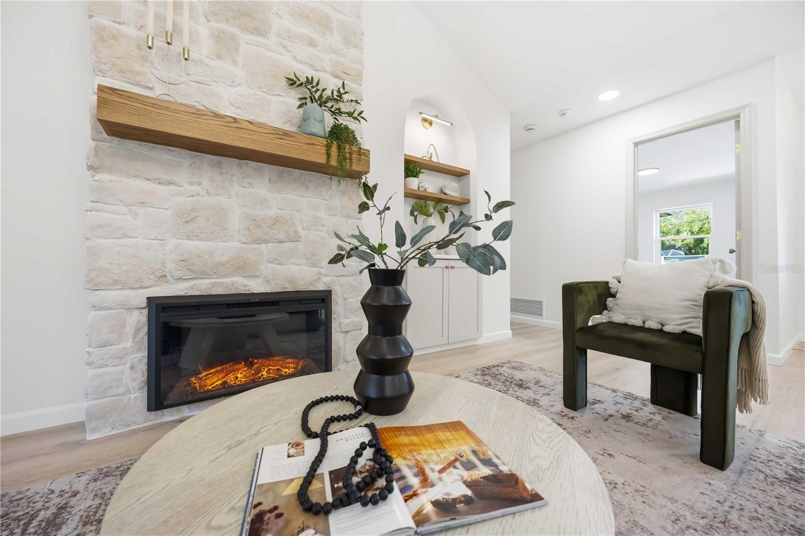 Image 8 of 40 For 4420 Oak View Drive