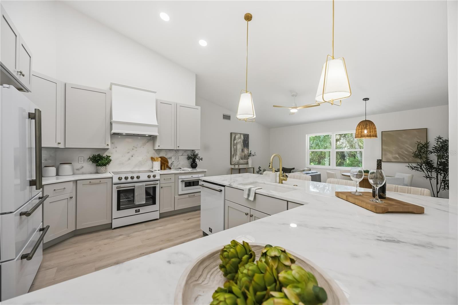 Image 9 of 40 For 4420 Oak View Drive