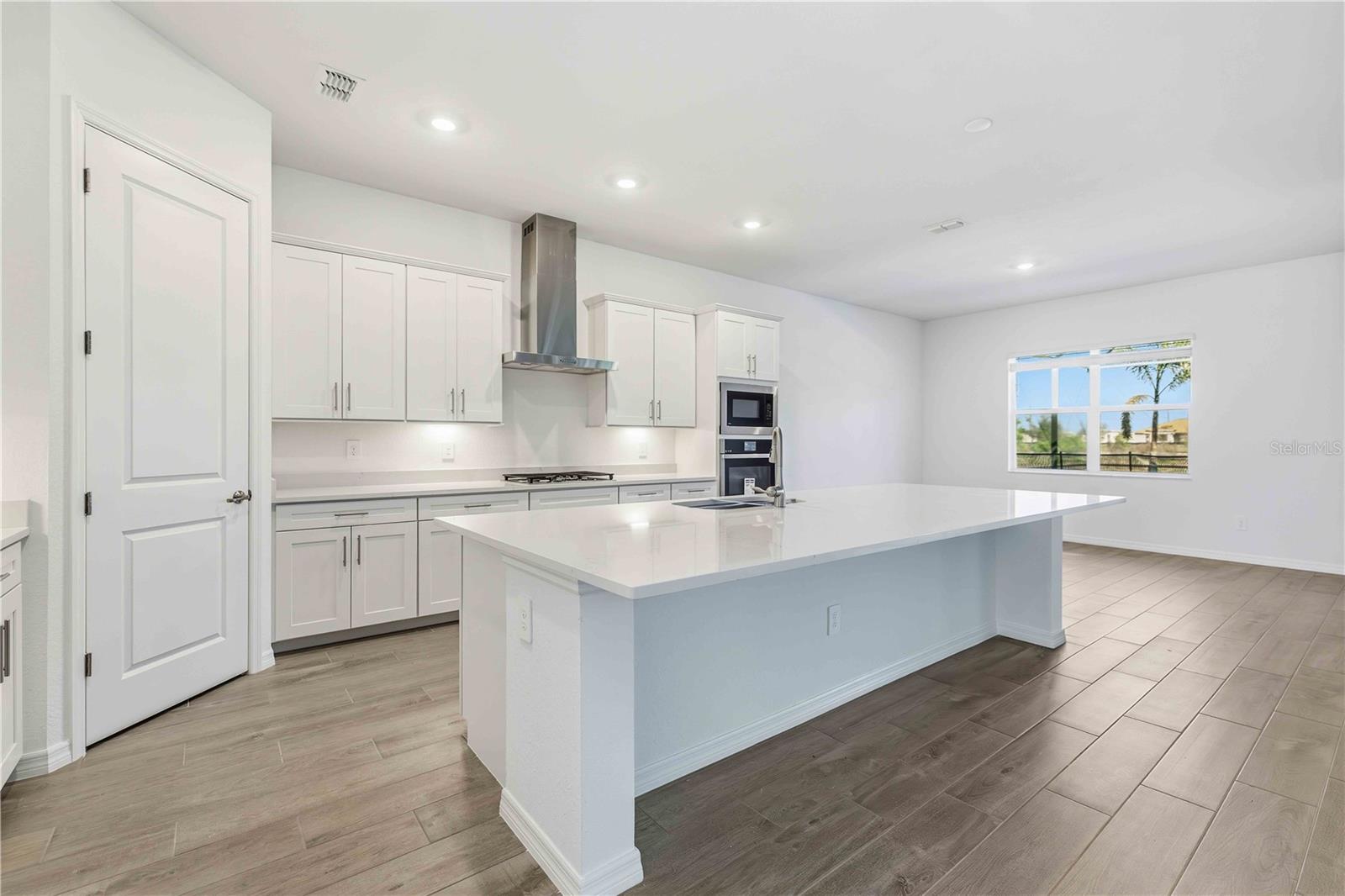 Image 9 of 30 For 5420 Lightning Whelk Lane