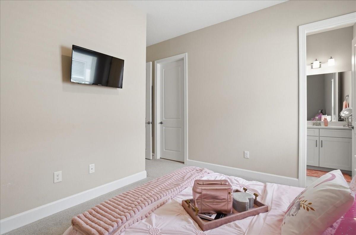 Image 31 of 62 For 5034 Caserta Court