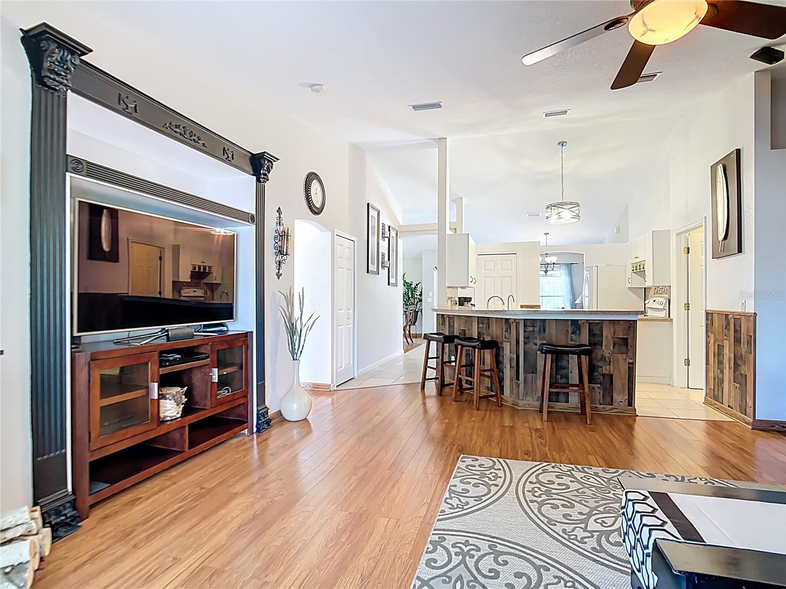 Image 14 of 31 For 1262 Cranberry Boulevard