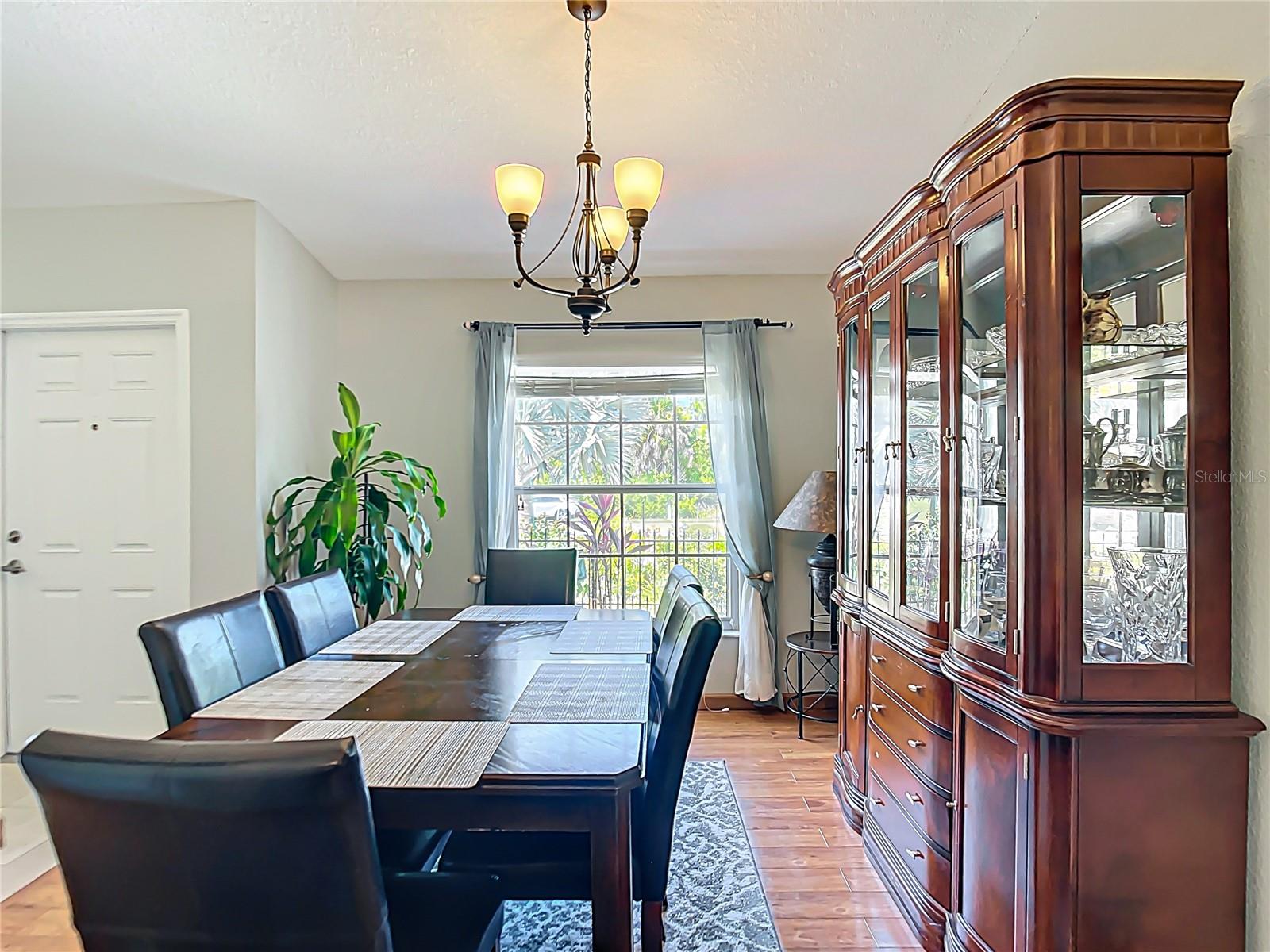 Image 6 of 31 For 1262 Cranberry Boulevard