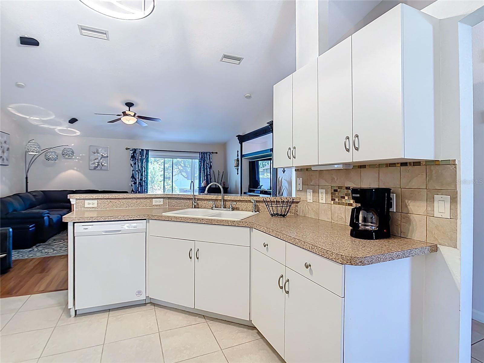 Image 7 of 31 For 1262 Cranberry Boulevard