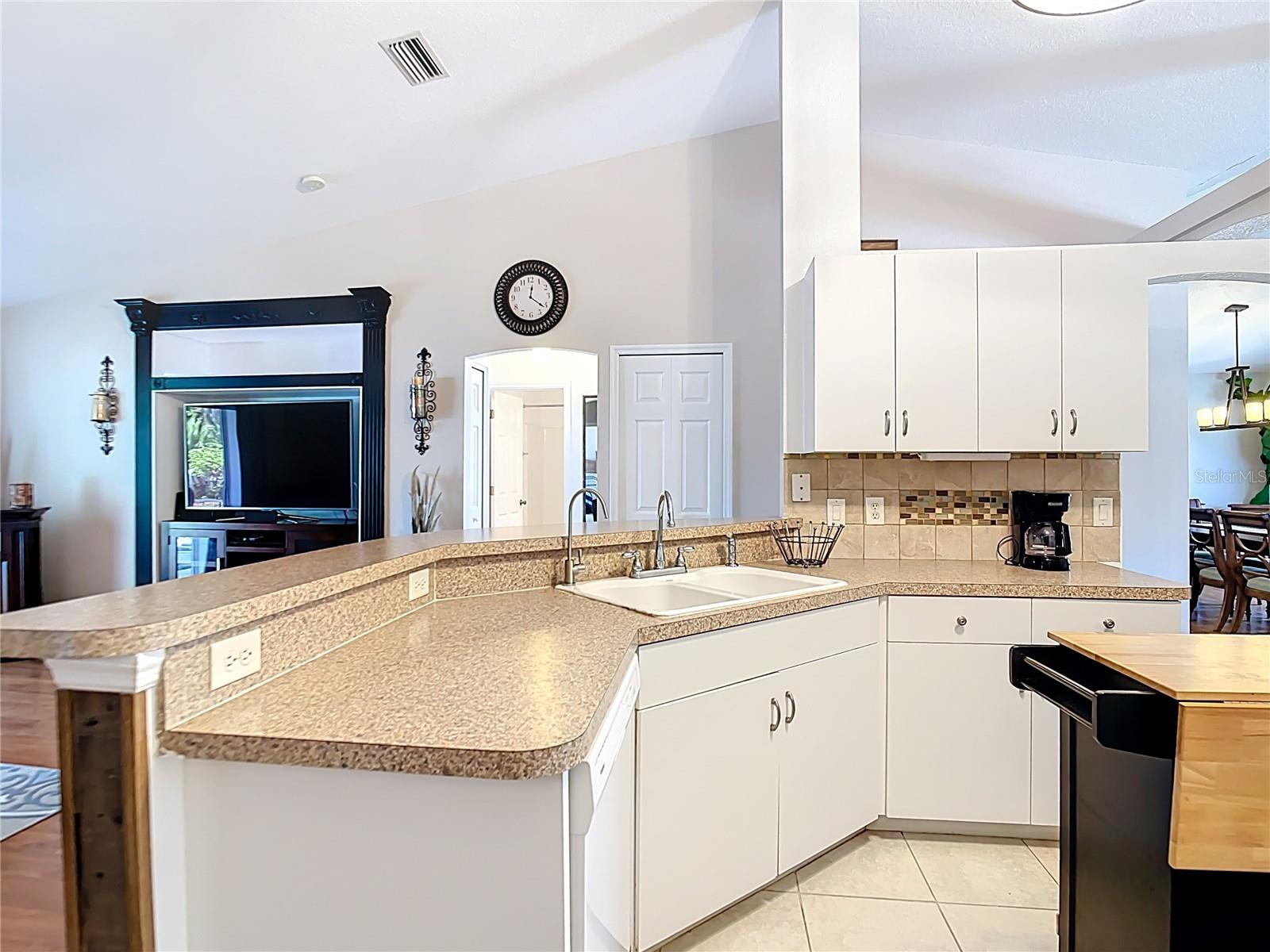 Image 9 of 31 For 1262 Cranberry Boulevard