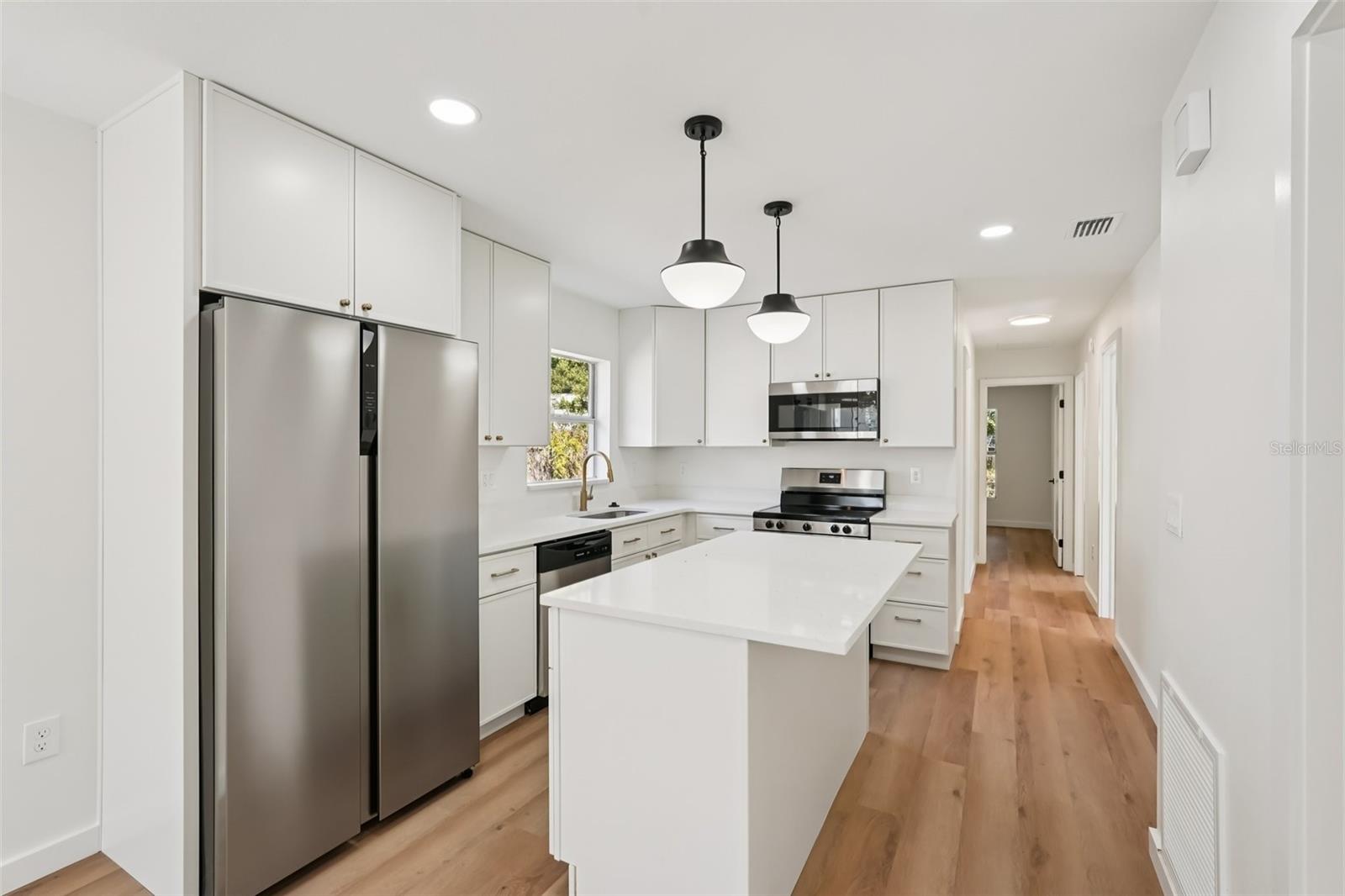 Image 4 of 15 For 2107 8th Avenue E