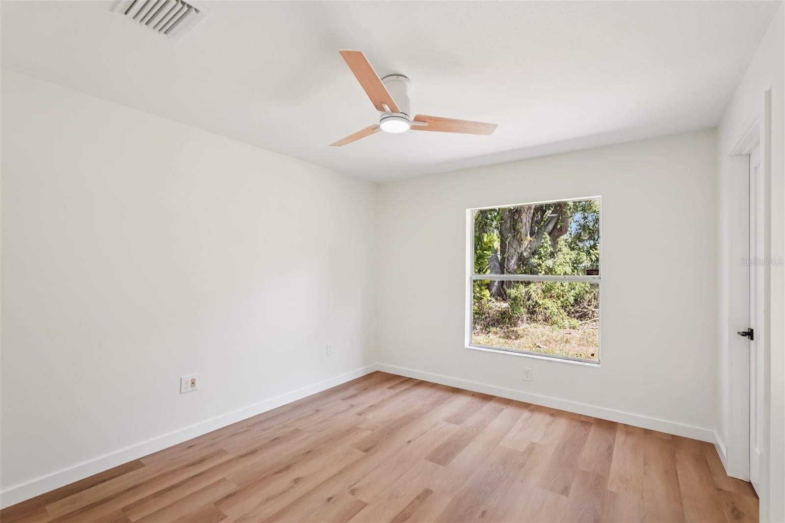 Image 9 of 15 For 2107 8th Avenue E