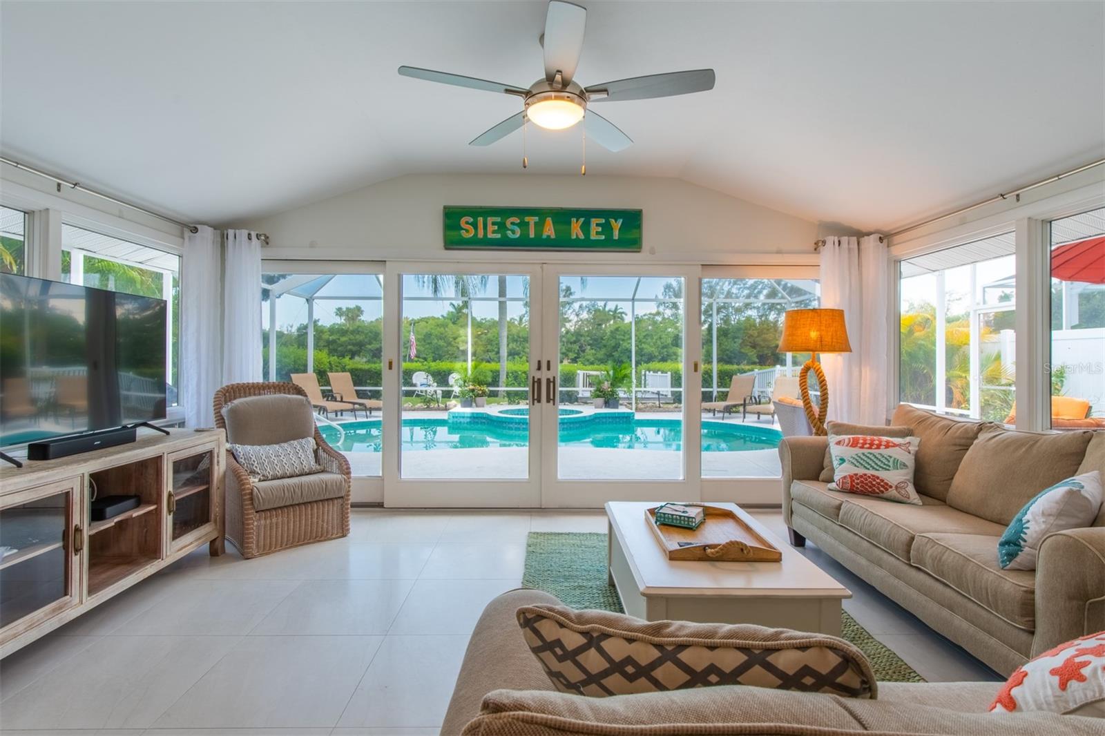 Image 19 of 71 For 8302 Midnight Pass Road