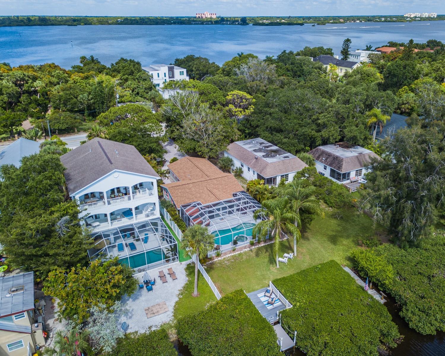 Image 22 of 71 For 8302 Midnight Pass Road