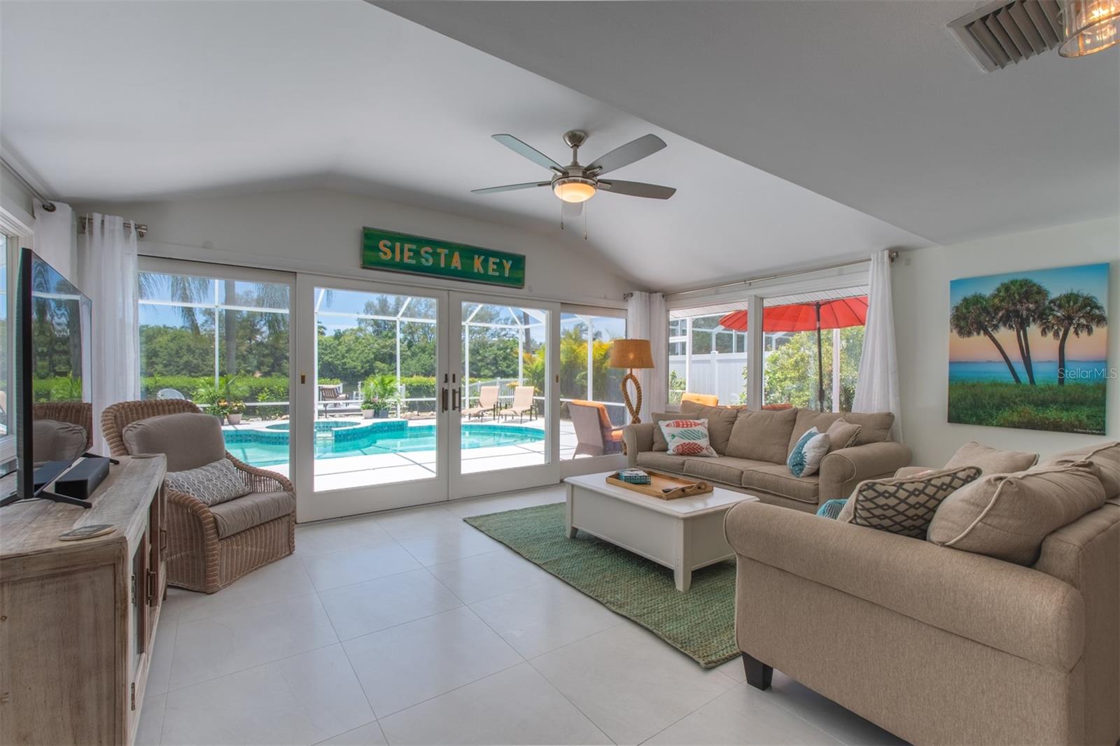 Image 32 of 71 For 8302 Midnight Pass Road