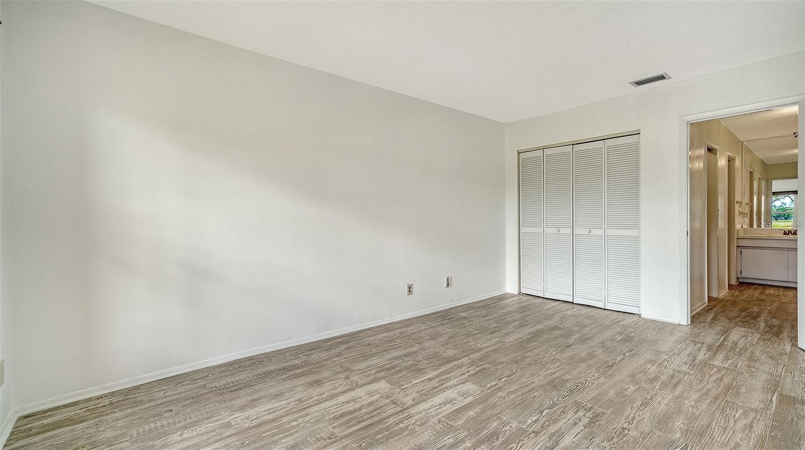 Image 10 of 27 For 7880 Palm Aire Lane 203