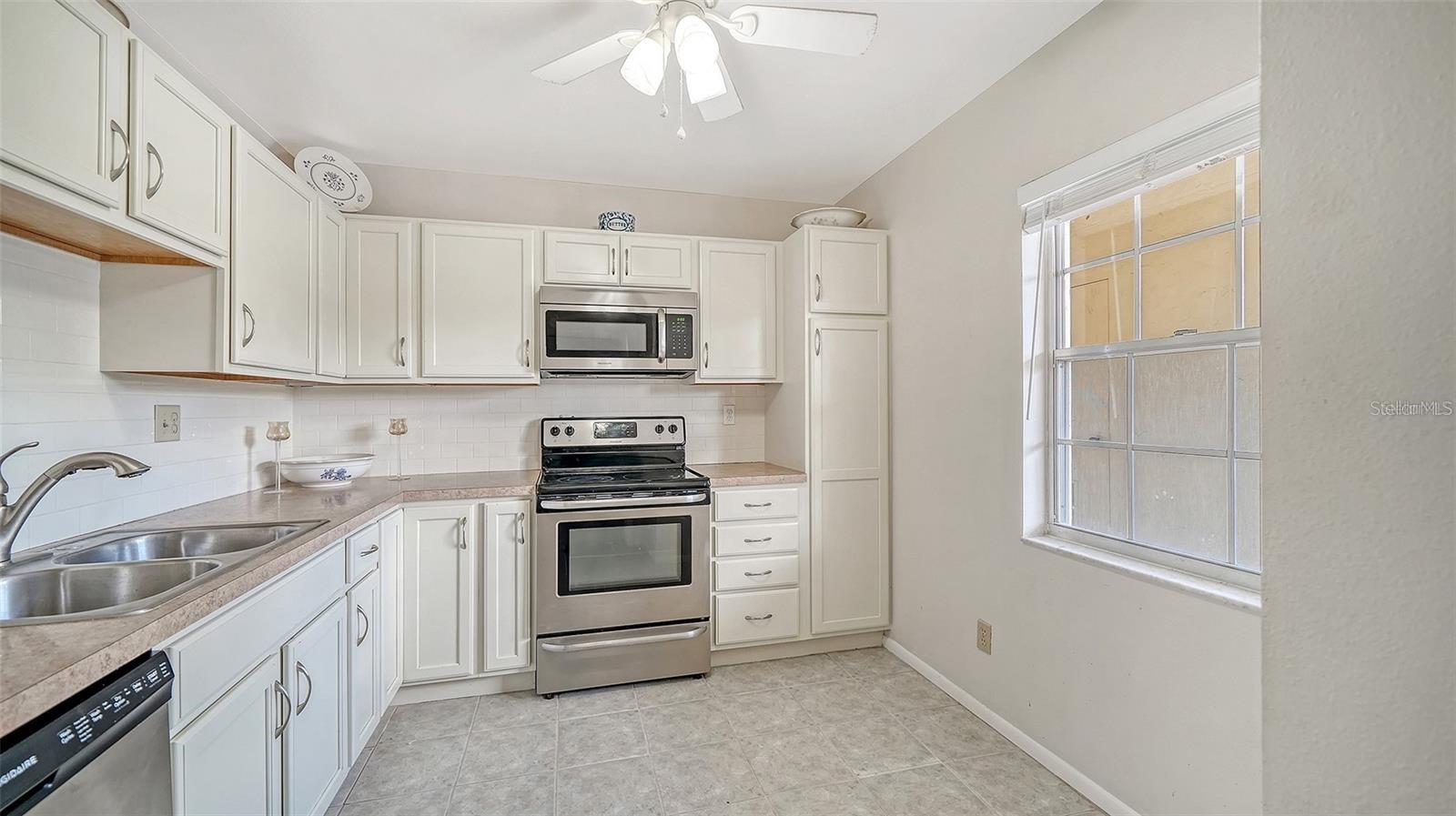 Image 5 of 27 For 7880 Palm Aire Lane 203